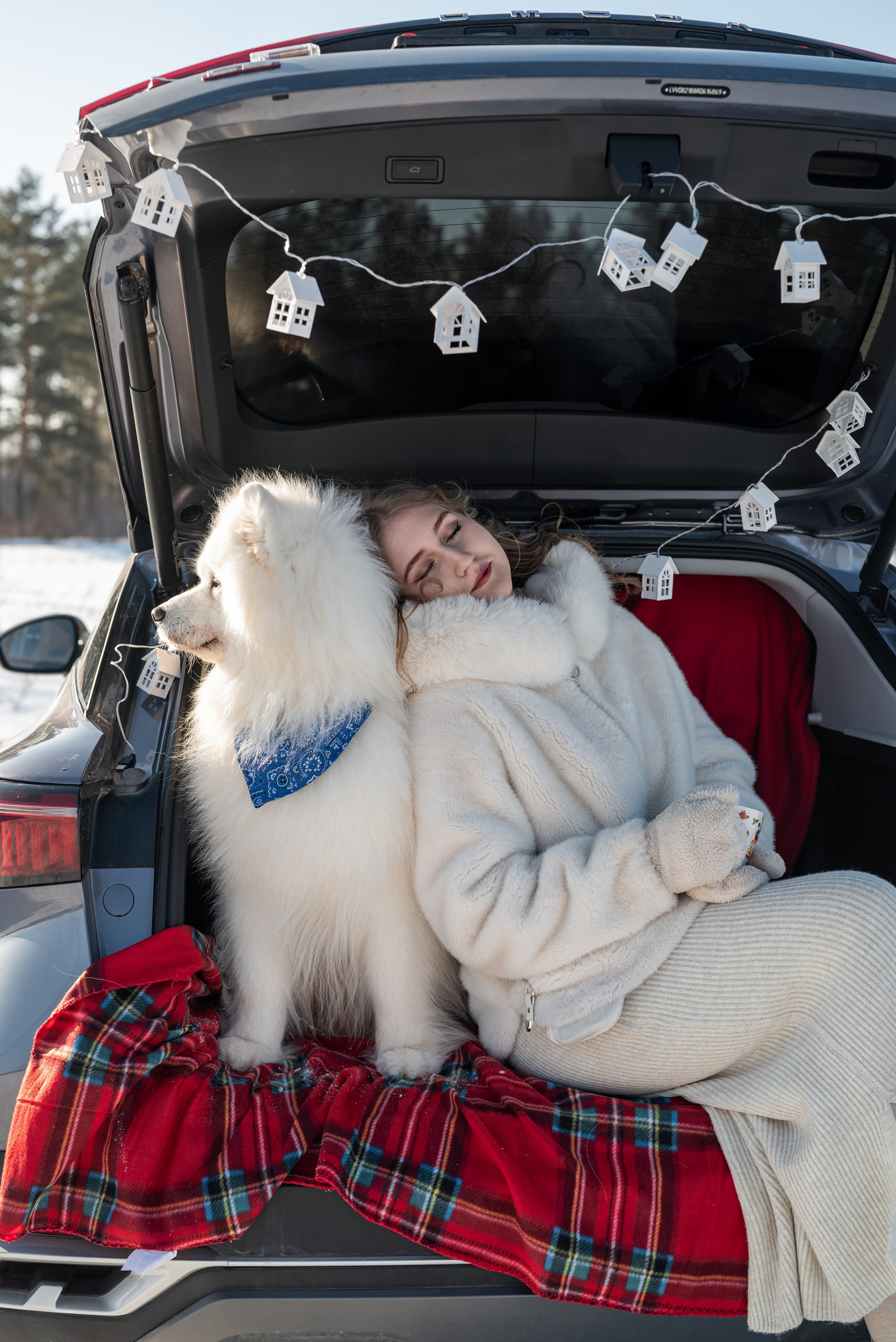 Фотопроект с Платоном и машиной на улице. Фотограф в городе Салават