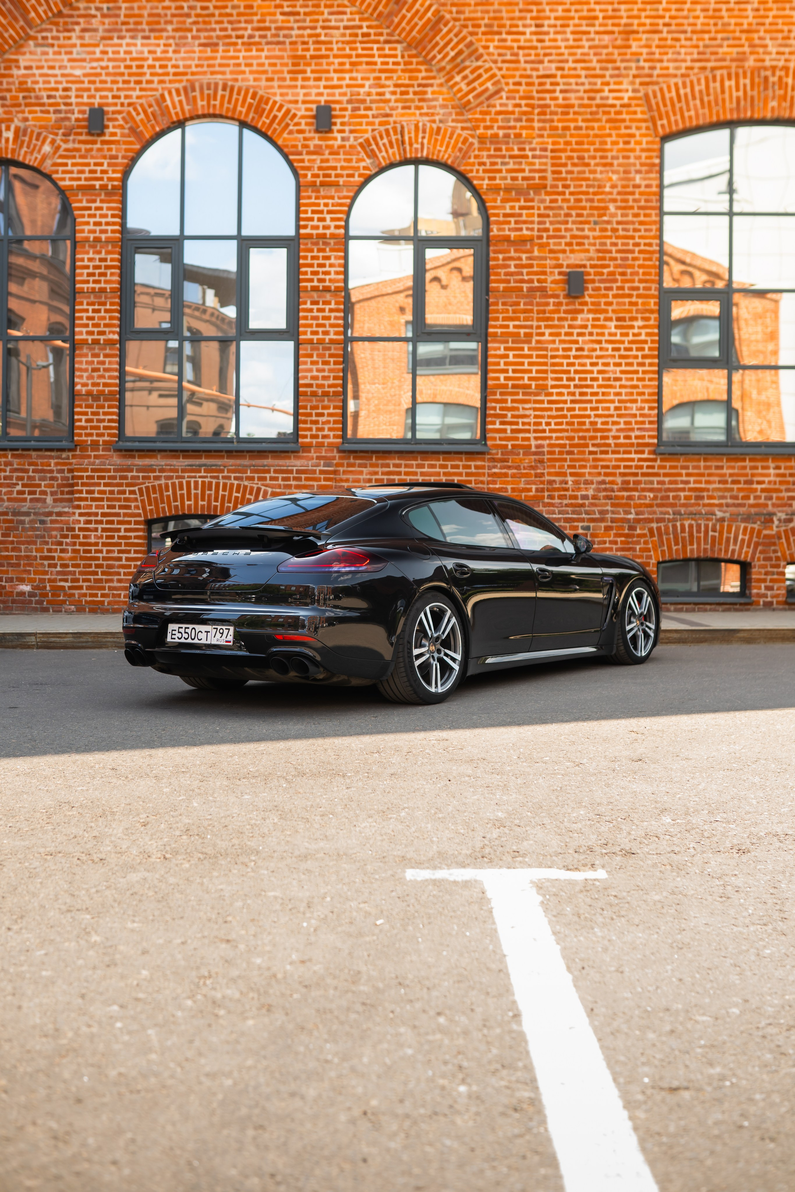 Porsche Panamera. Mirllaev