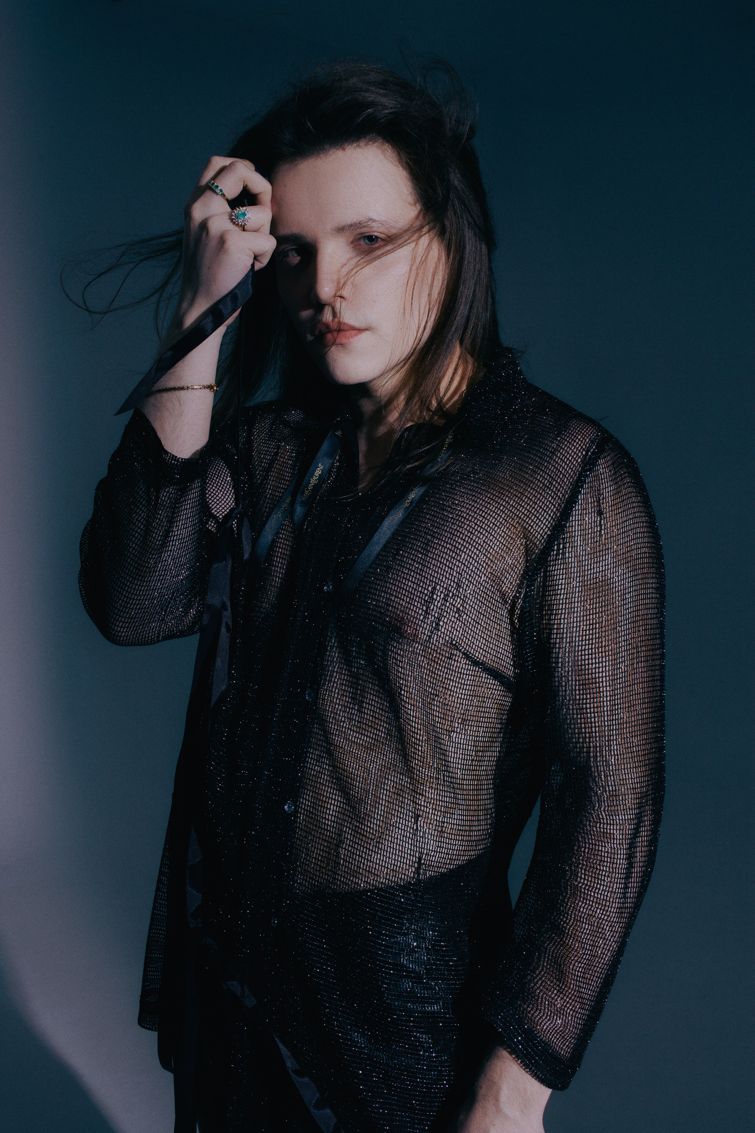 Имиджевая съемка в студии для модели на циклораме