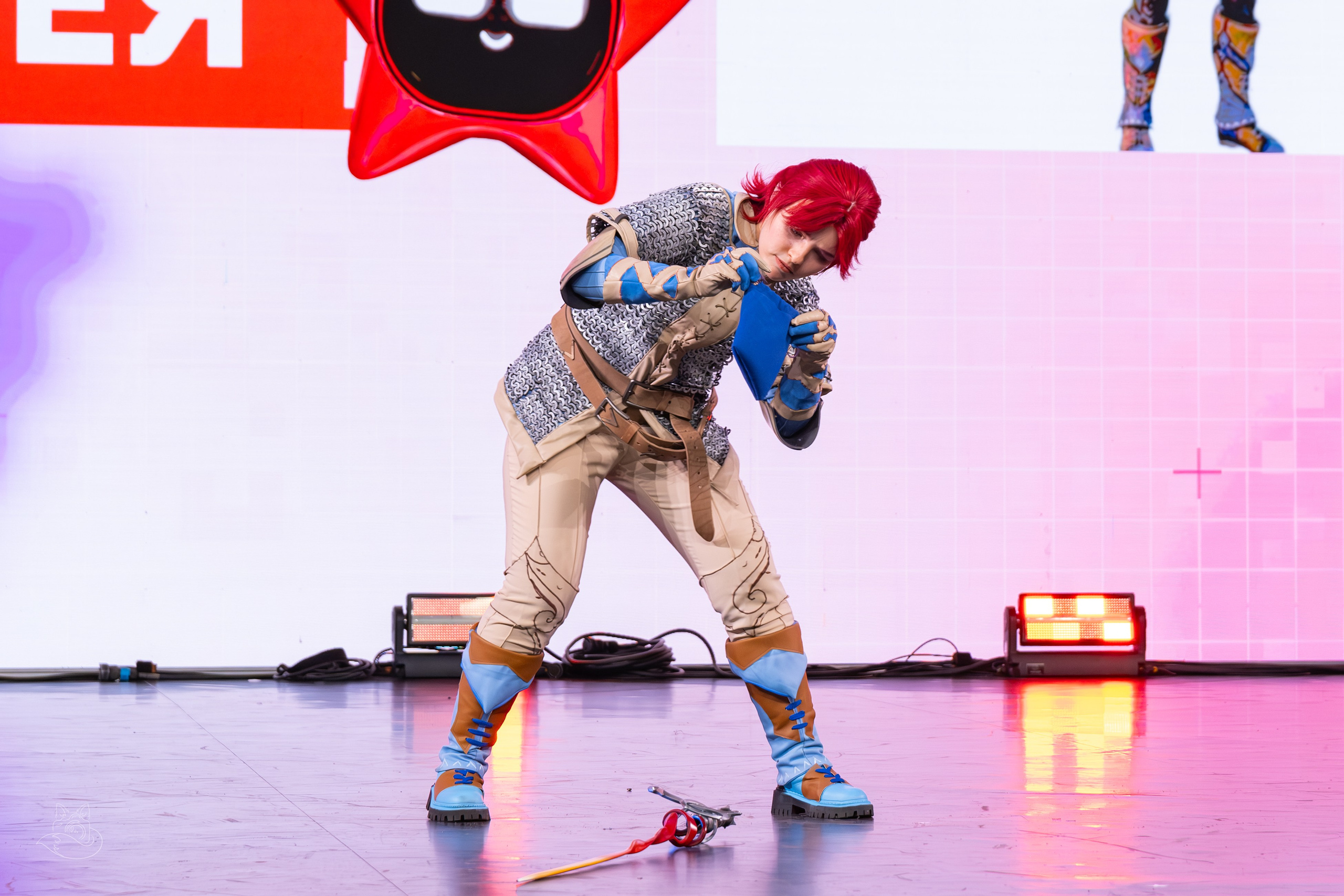 Сцена РЭД ЭКСПО 2024. Косплей фотограф