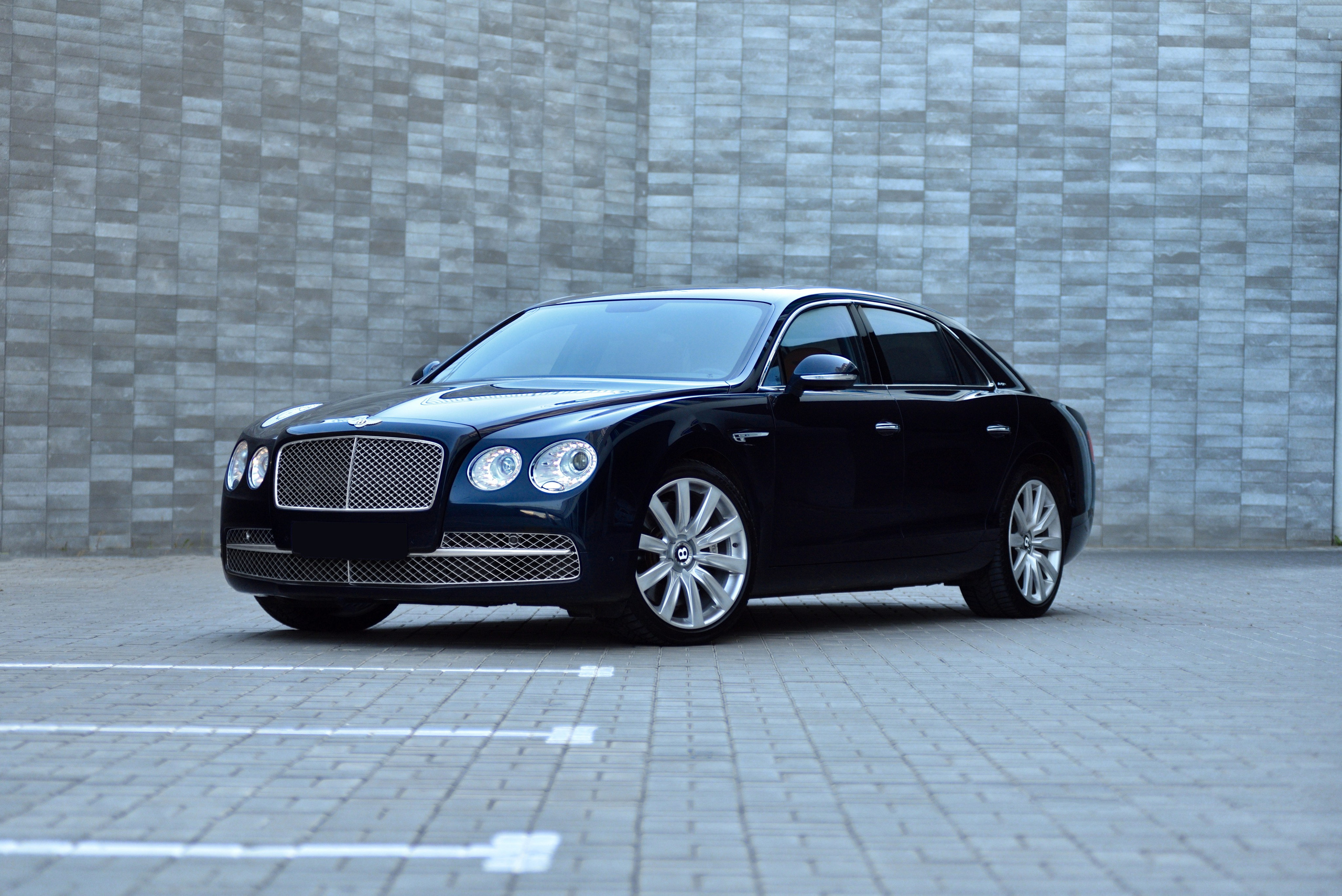 Bentle Continental GT 6.0. Автомобильный и интерьерный фотограф в Минске Александр Тагаев