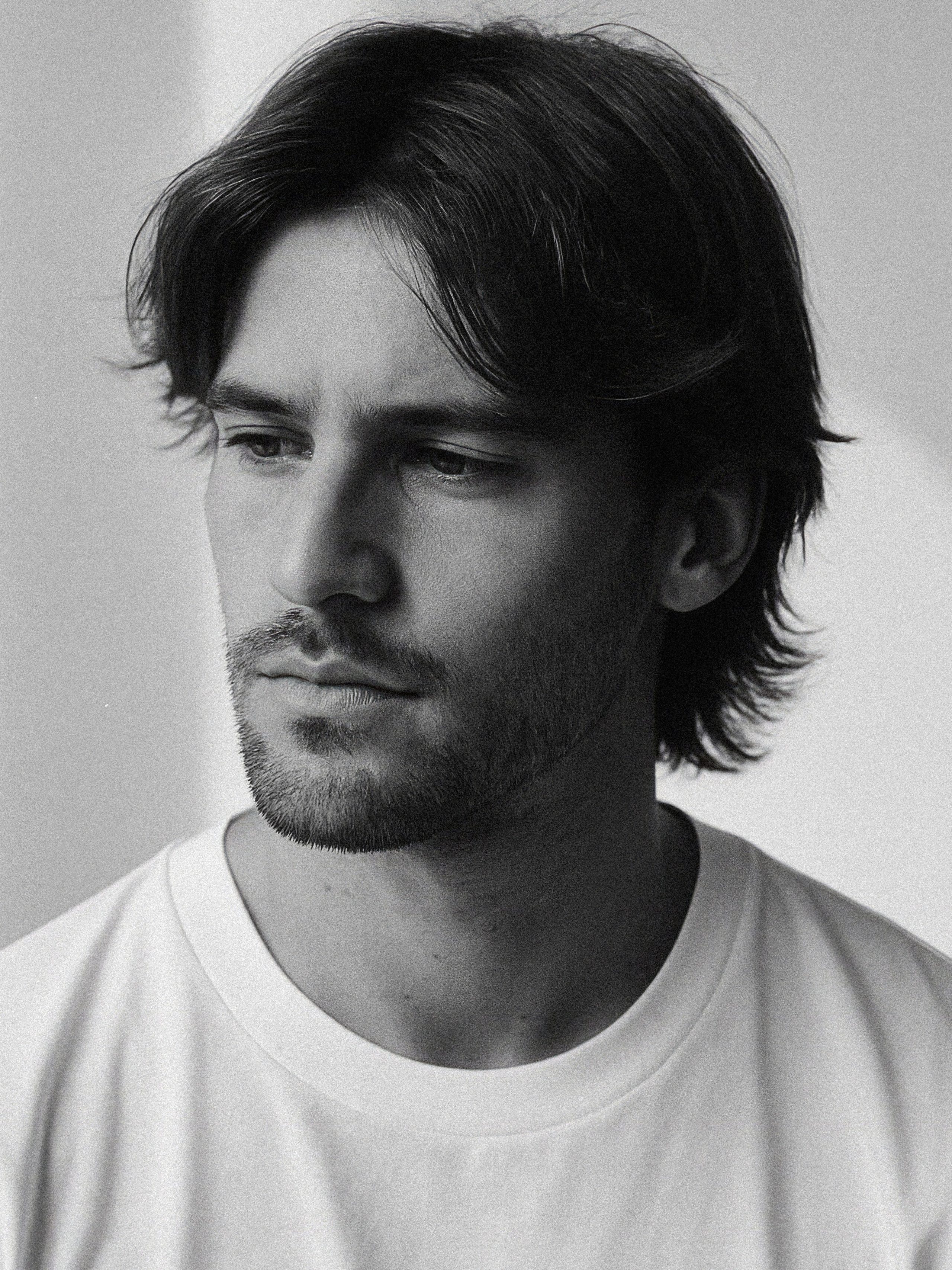 Естественная мужская стрижка в стиле ZOLOTKOV. Барбер Роман Золотков, район Балтийская Жемчужина, Петербург.