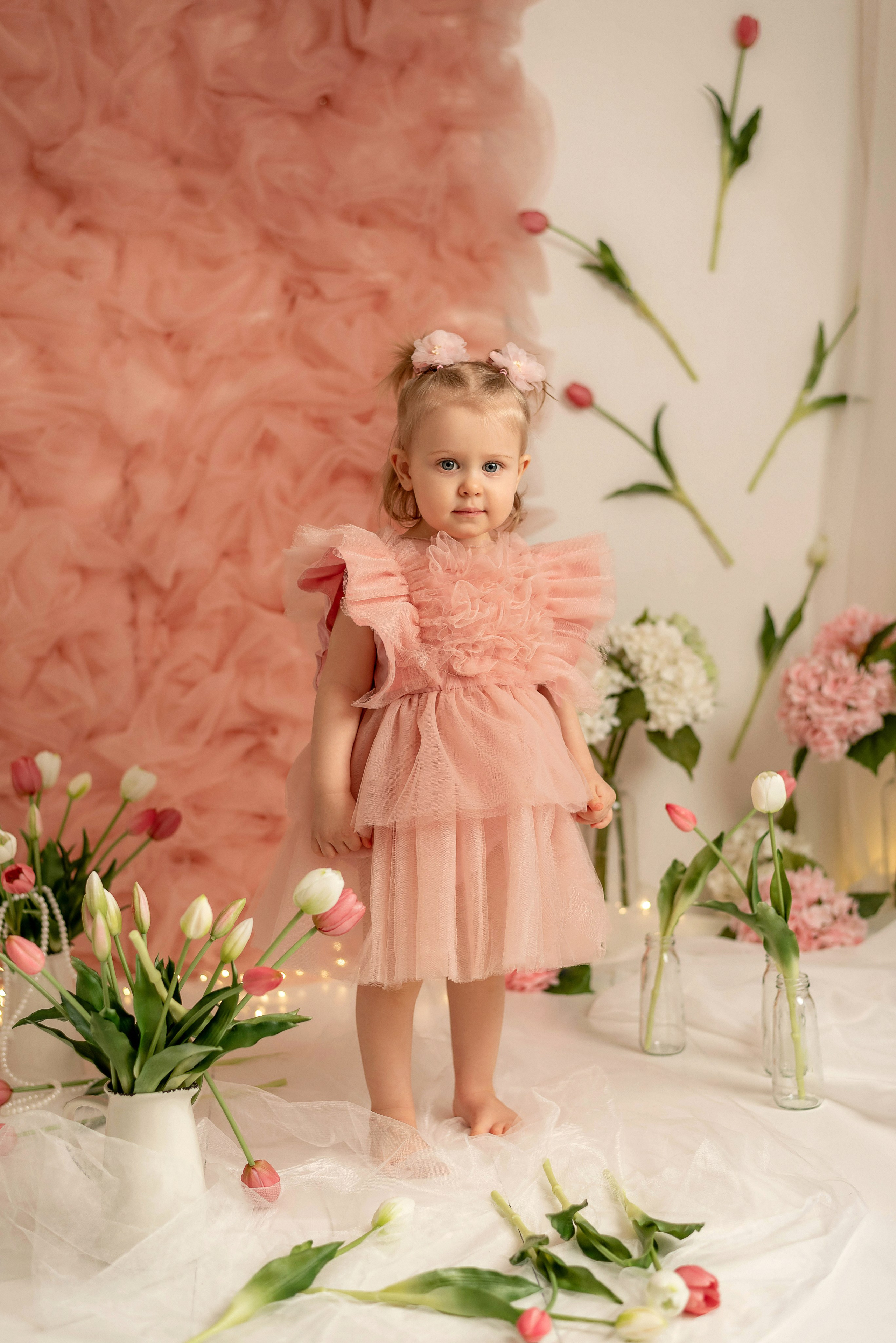 Мия — тюльпаны 2026. Семейный и детский фотограф Наталья Горда