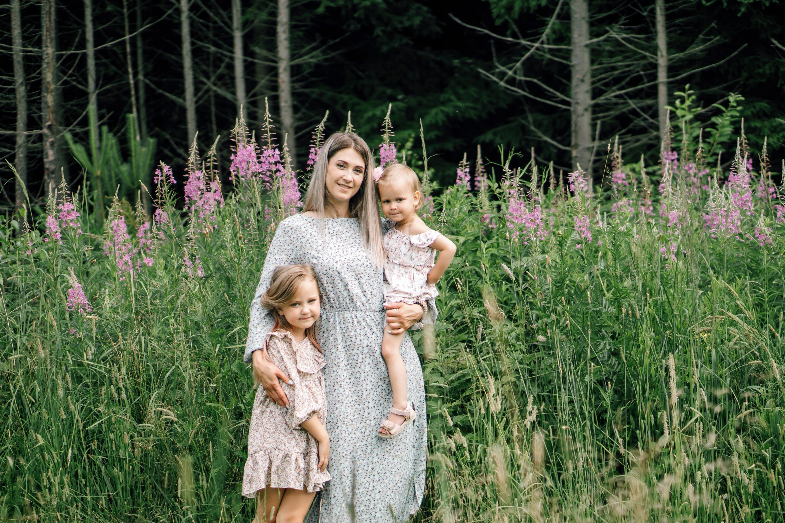 Семейная фотоссесия на природе. Свадебный фотограф в Дмитрове