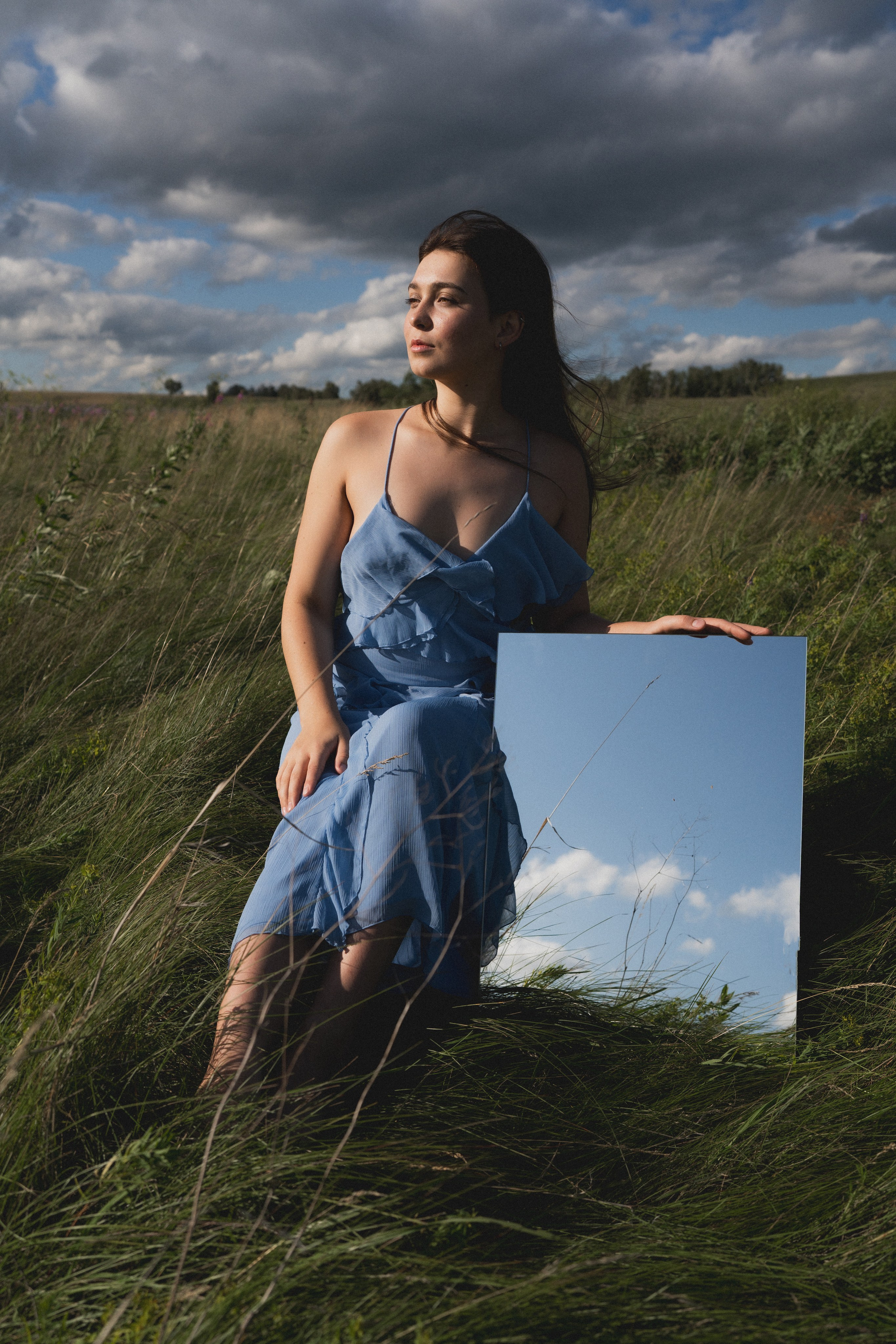 Девушка в платье цвета неба. Индивидуальный фотограф в Красноярске