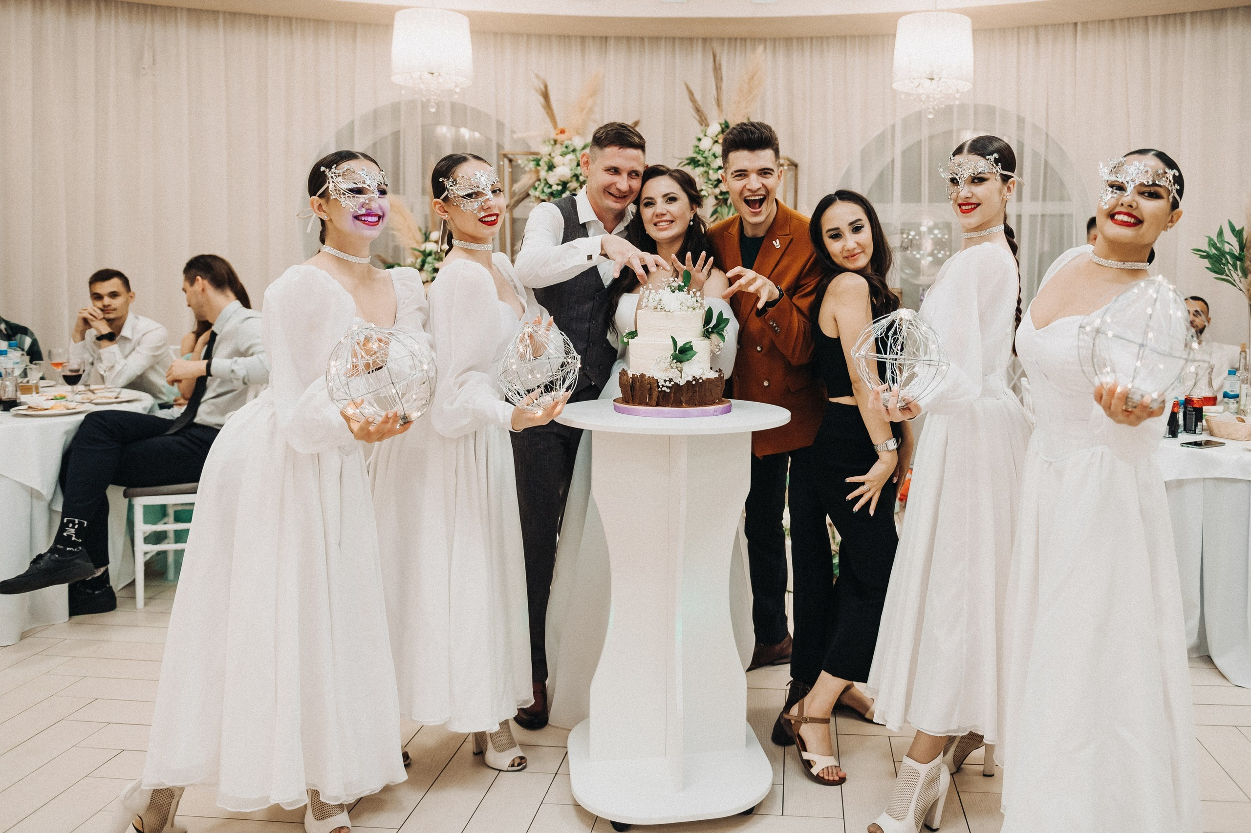 Выступления на банкетных площадках. Танцевальная шоу-группа «GRANAT»