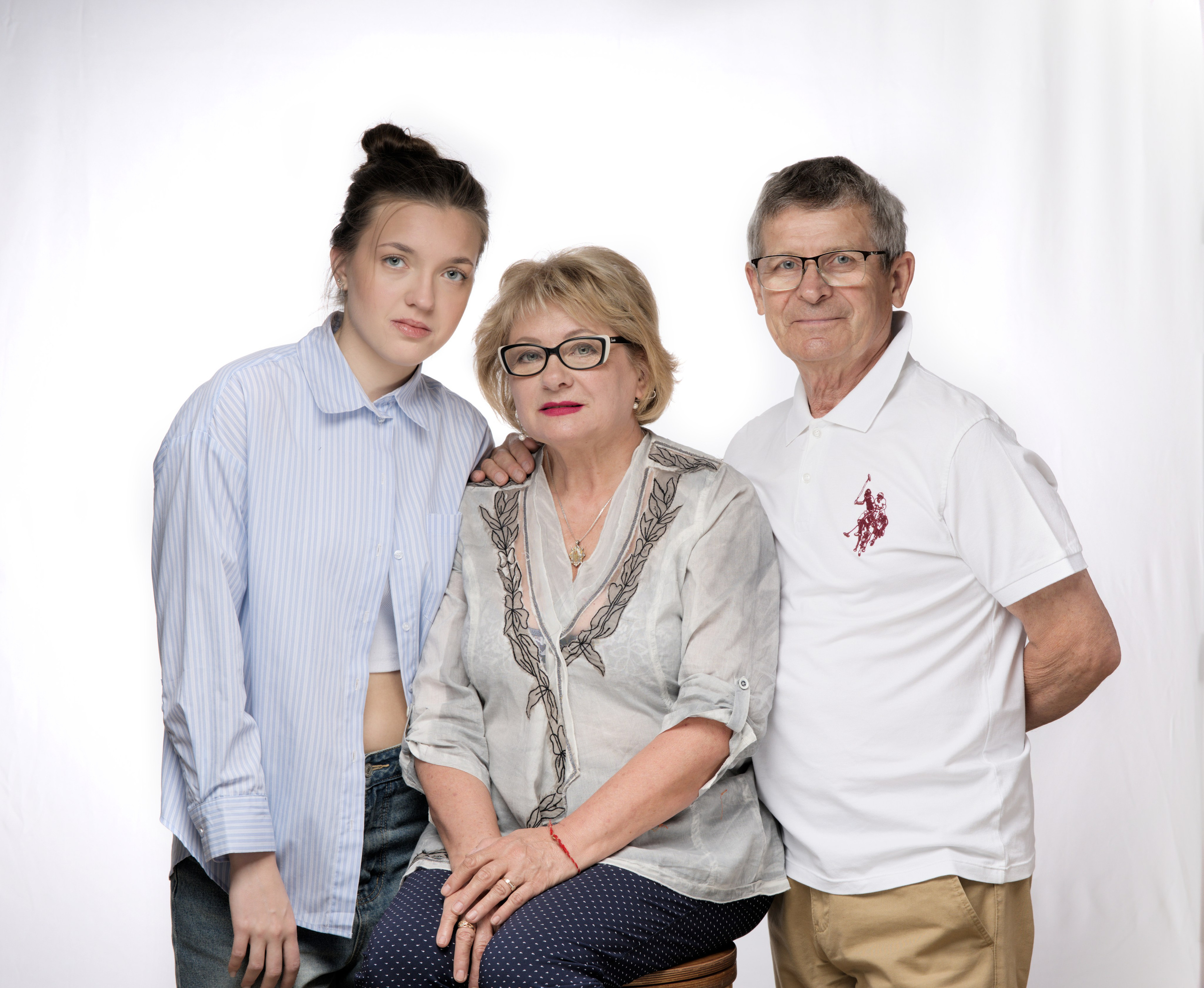 Арина с бабушкой. Портретный фотограф в Тюмени Баталина Ольга