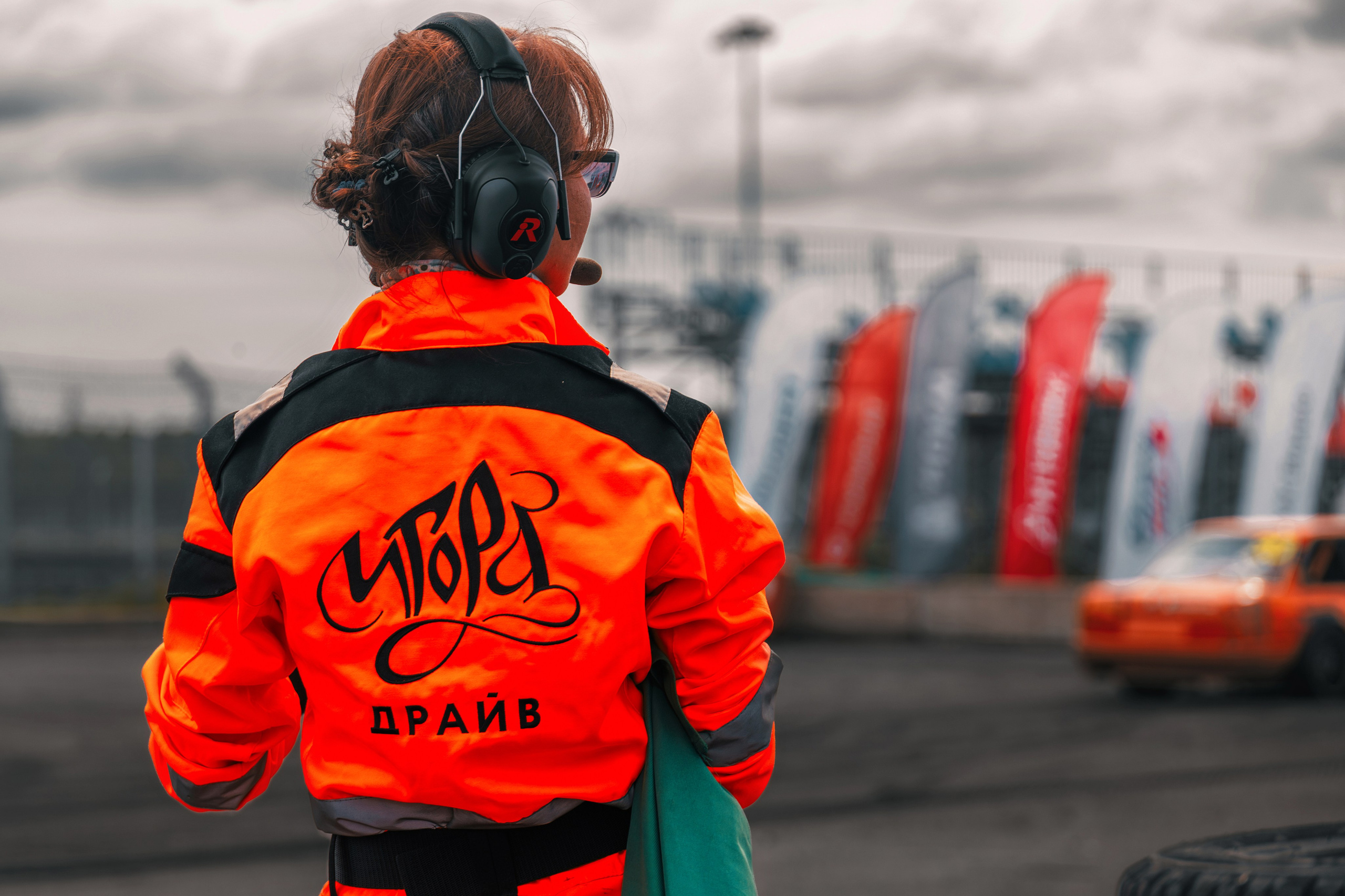 IDDC Этап 2: Бетонный Колизей и блогеры в деле