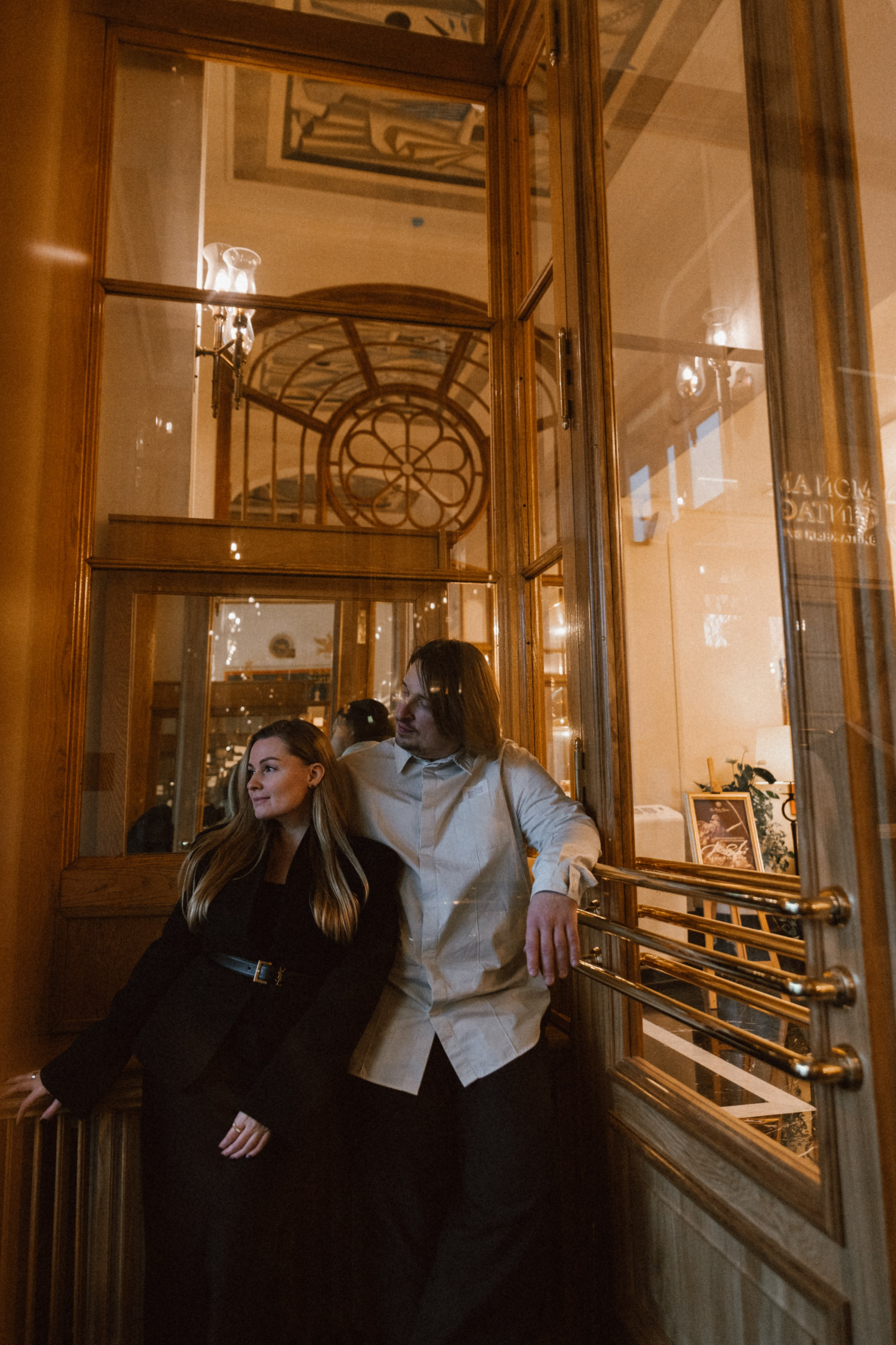 Даша и Витя в Астории. Репортажный и портретный фотограф в Санкт-Петербурге Степлевич Дарья