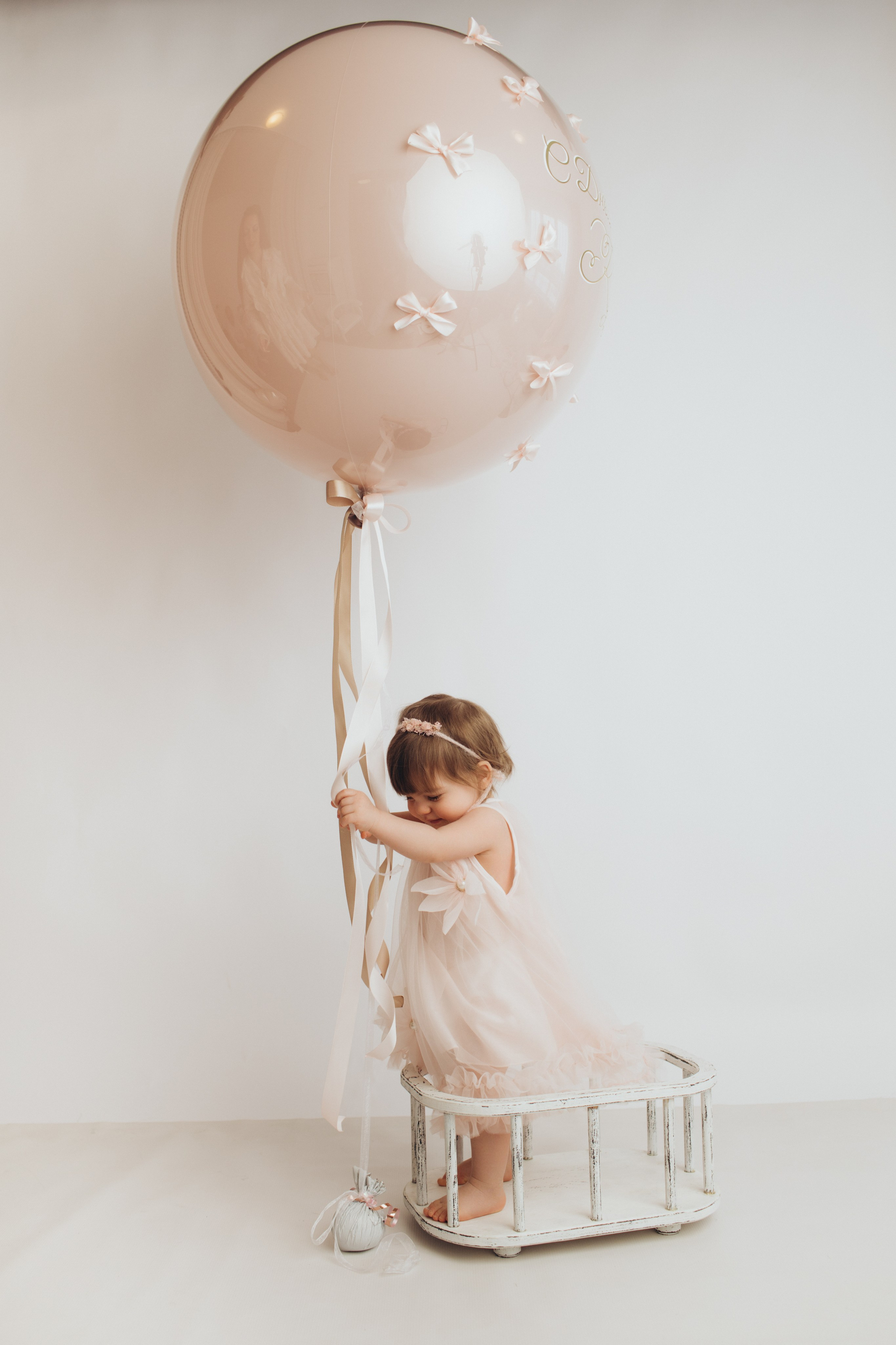 Фотосессия Первый Годик. Фотостудия для новорожденных и малышей в Твери — На ручки