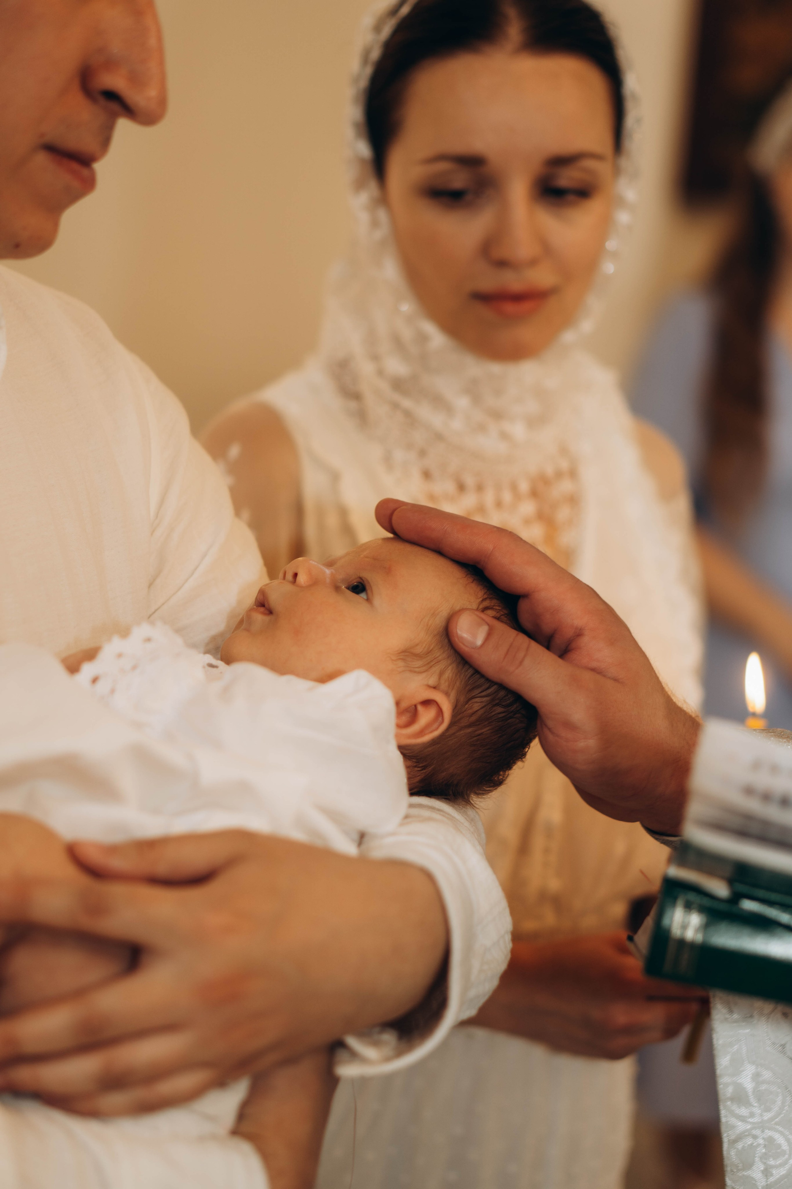 Крещение Тихона Церковь Почаевской иконы Божией Матери в Салтыковке. Фотограф Москва Валерия Веденина