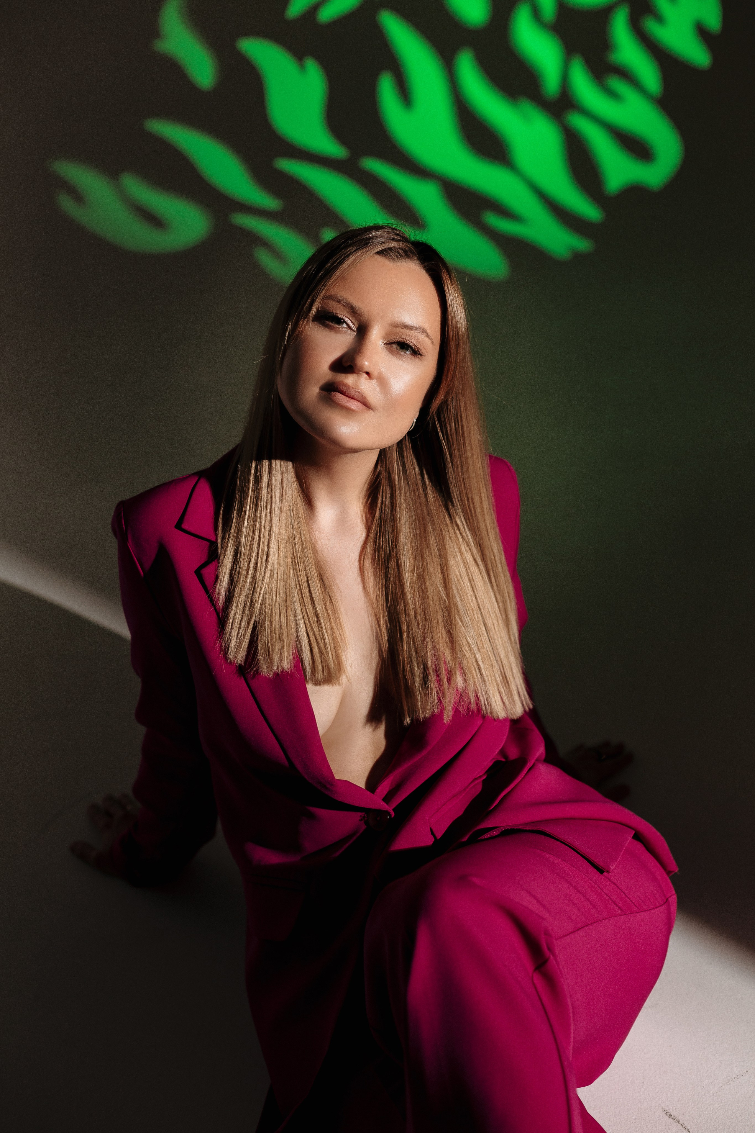 Персональная съёмка с цветным светом. Свадебный фотограф Пермь