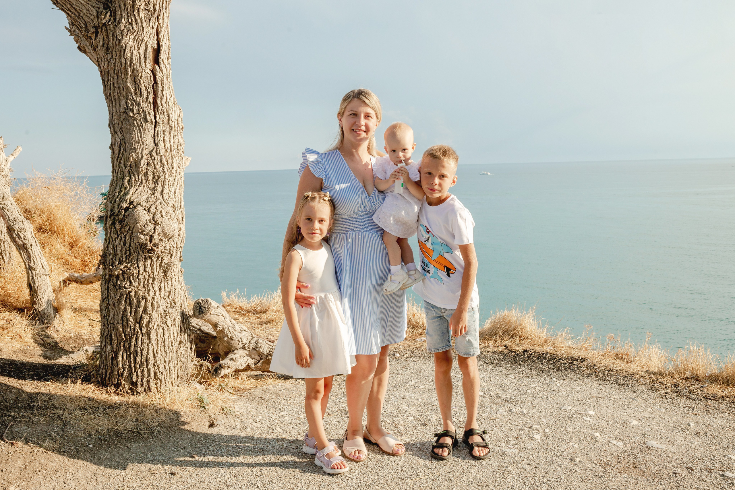 Оксана с детьми. Фотограф в Геленджике, Архипо-Осиповке, Абрау-Дюрсо, Кринице Виктория