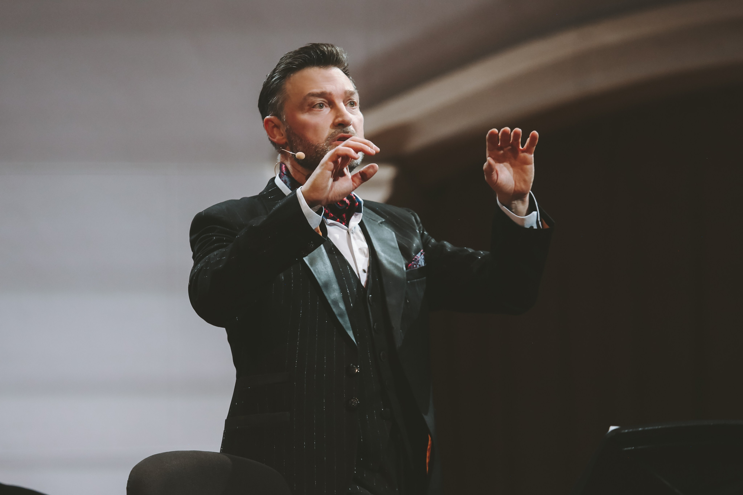 «Средь шумного бала» — литературный концерт Осиповского оркестра. Дарья Письменюк / Darya Leitstern — фотограф, музыкант, журналист, путешественник