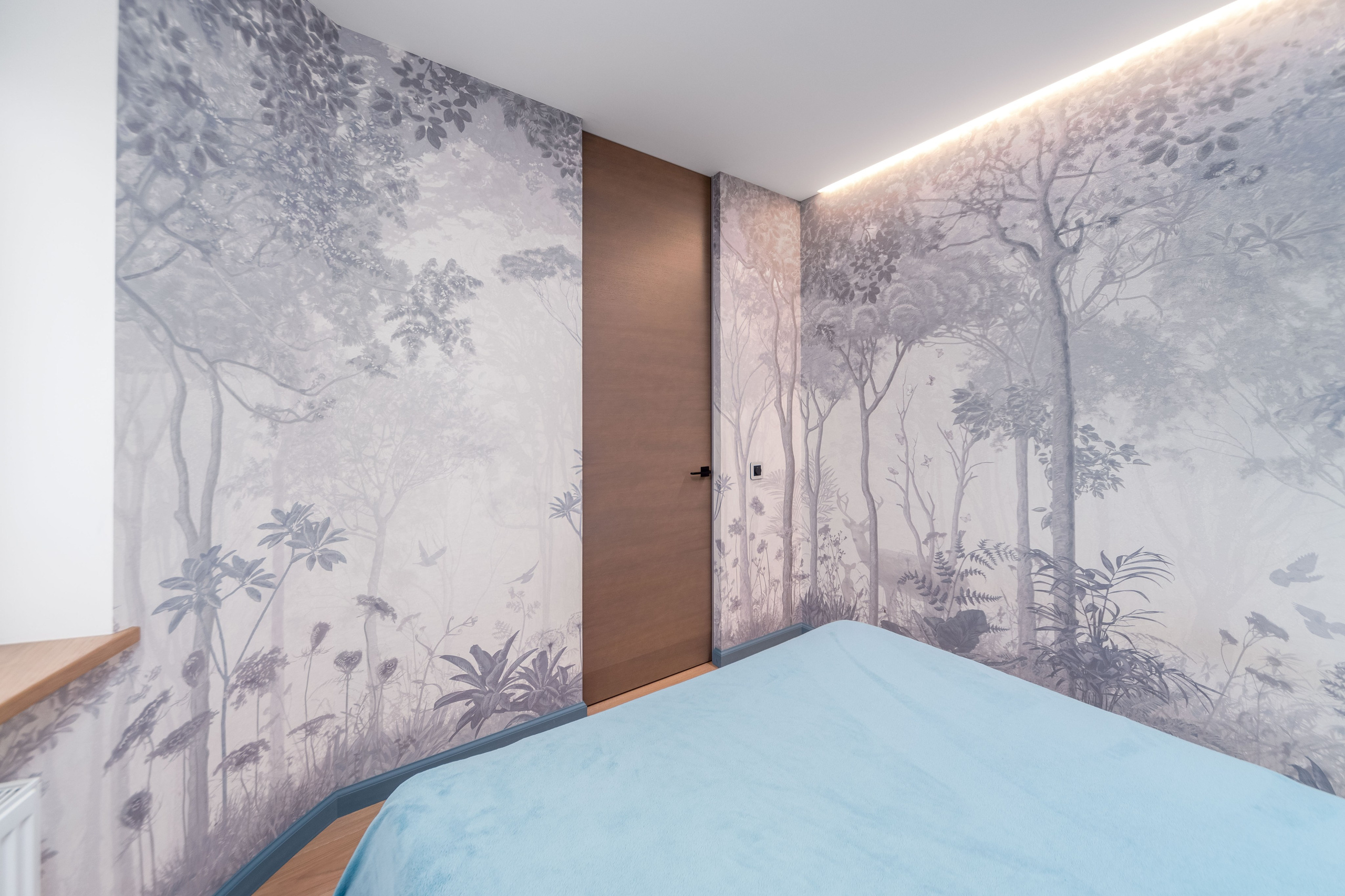 Интерьер родительской спальни в четырехкомнатной квартире в ЖК Мегаполис