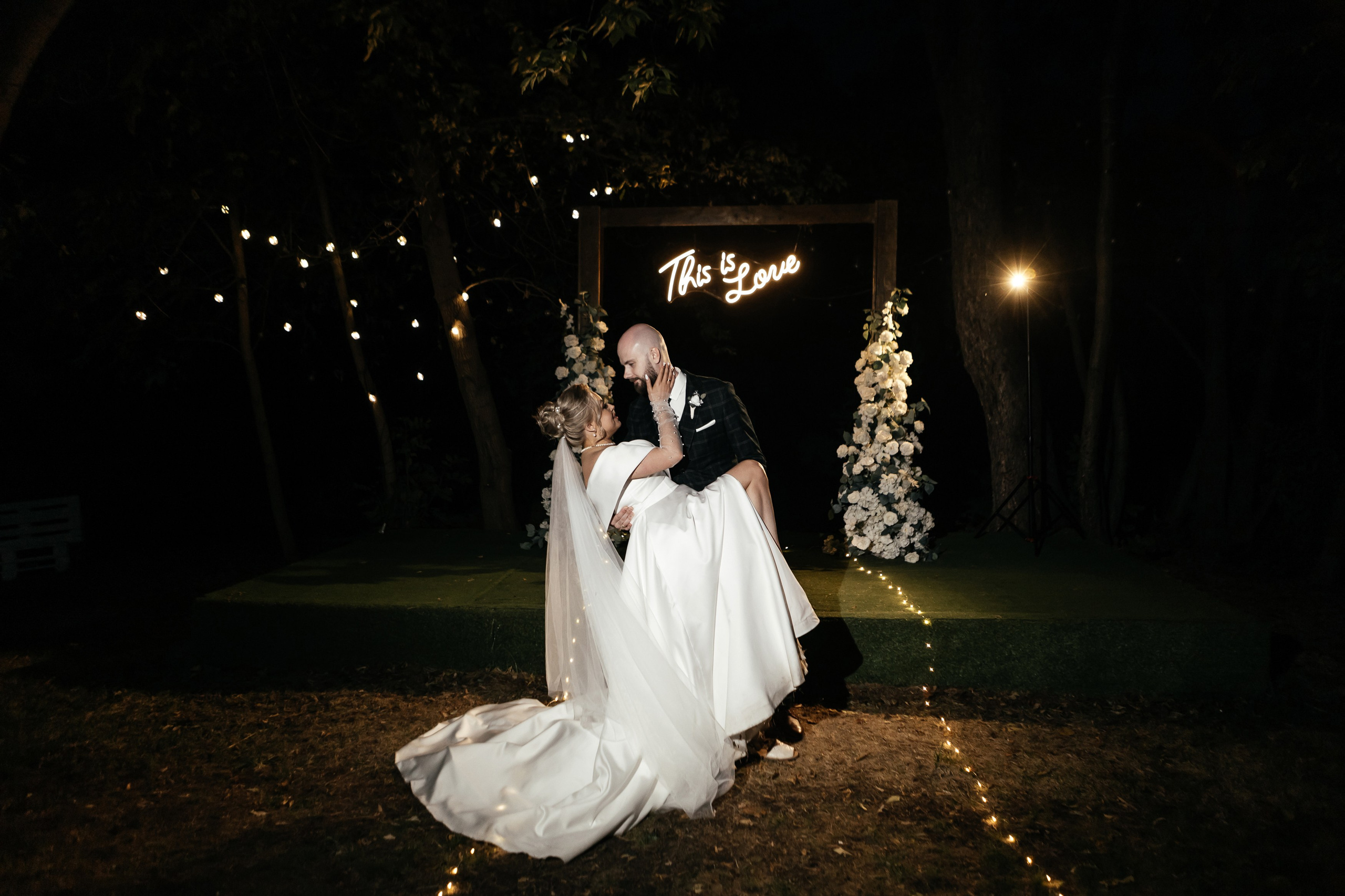 Свадебный фотограф Уфа — Руслан ГабдлисламовЖивые эмоции, красивые кадры, воспоминания на всю жизнь.Работаю по всей Республике Башкортоста. Свадебный фотограф Уфа Руслан Габдлисламов