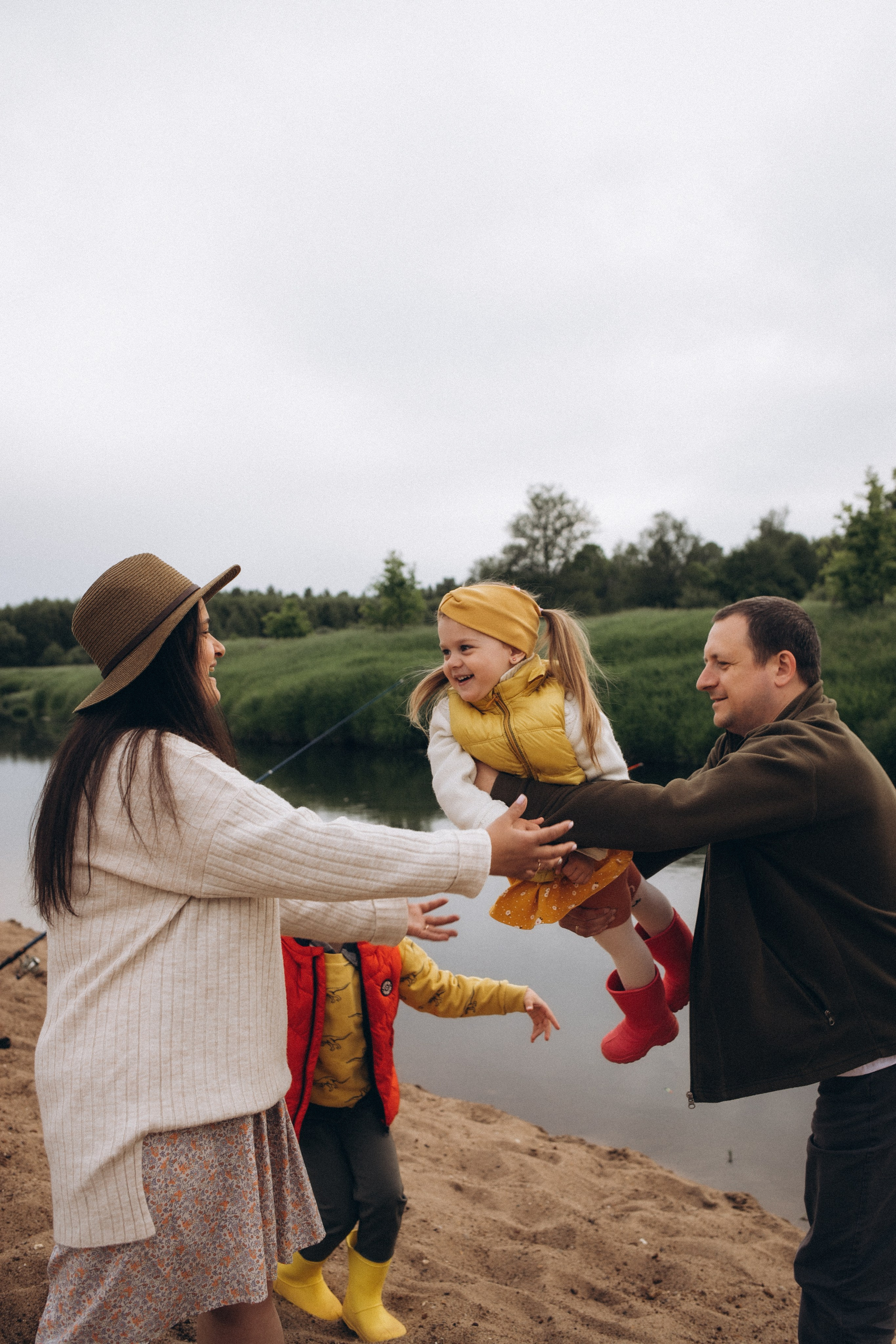 Вася, Юля, Сева и Полинка. Семейный и свадебный фотограф Анна Кожокарь