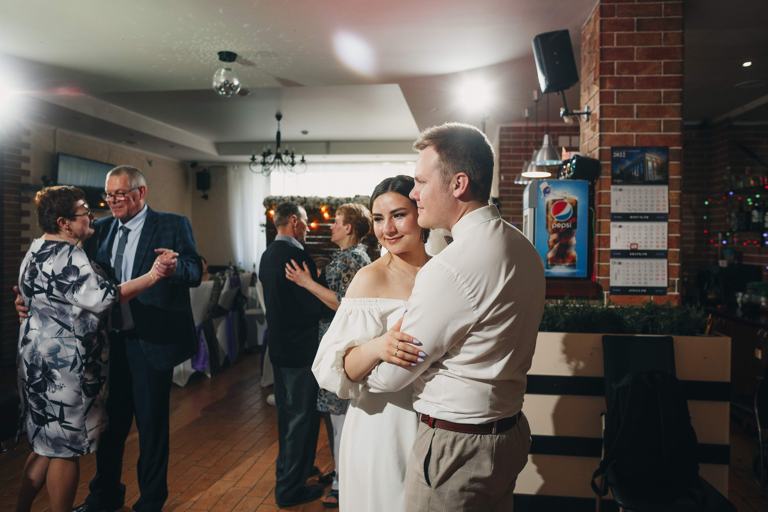 Свадьба в Лодейном Поле. Свадебный фотограф Игорь Брундасов 8PHOTO на свадьбу венчание загс СПб