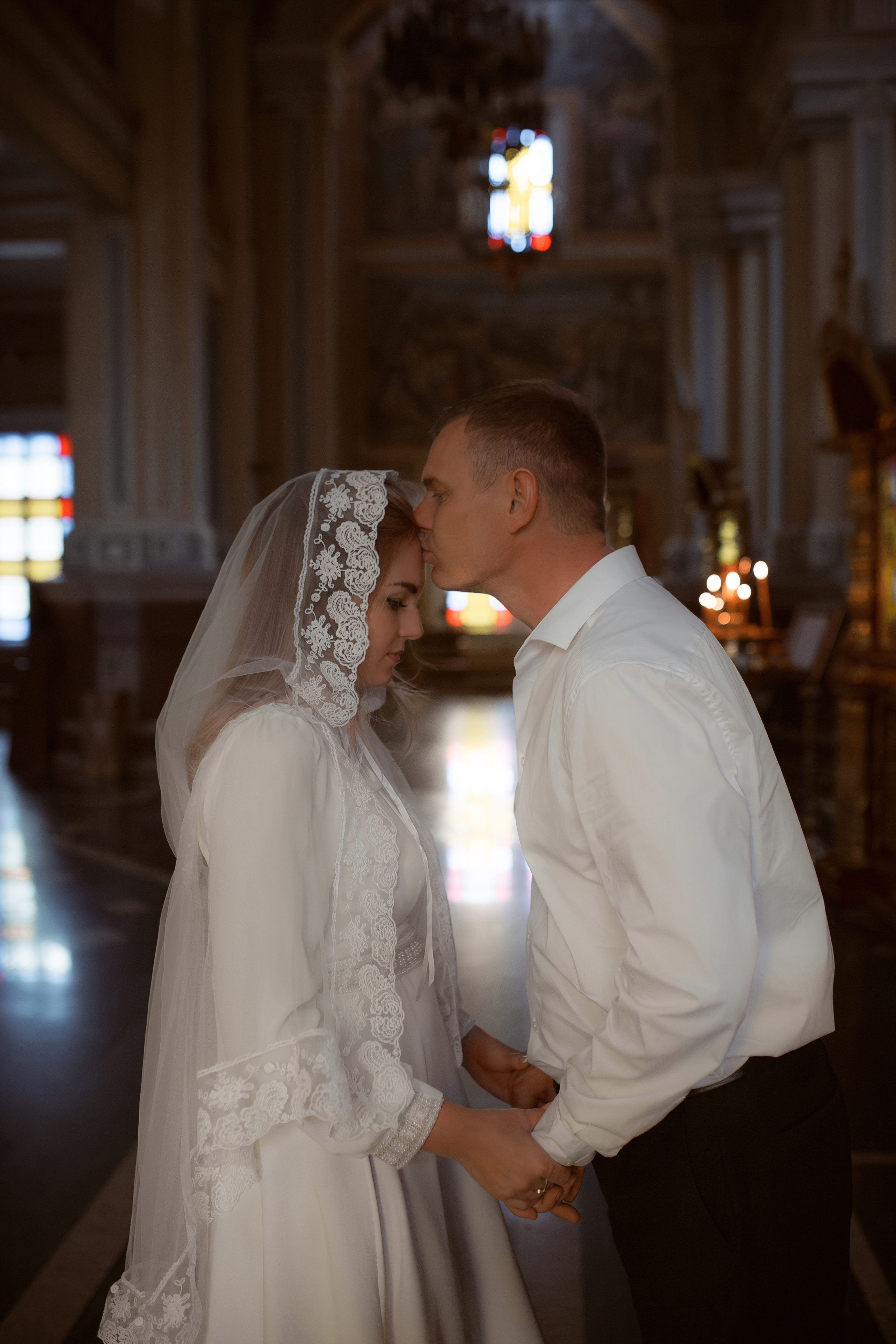 муж и жена после 10 лет брака решили обвенчаться