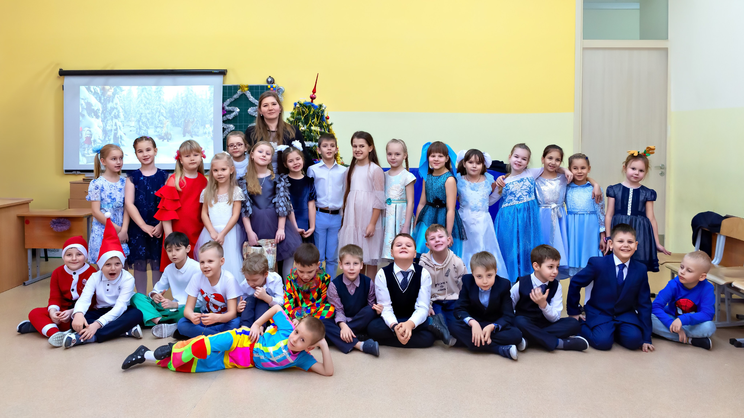 Новогодний утренник в школе. Выпускные альбомы и школьный фотограф в Подольске, Троицке, Щербинке, Москве и Московской области