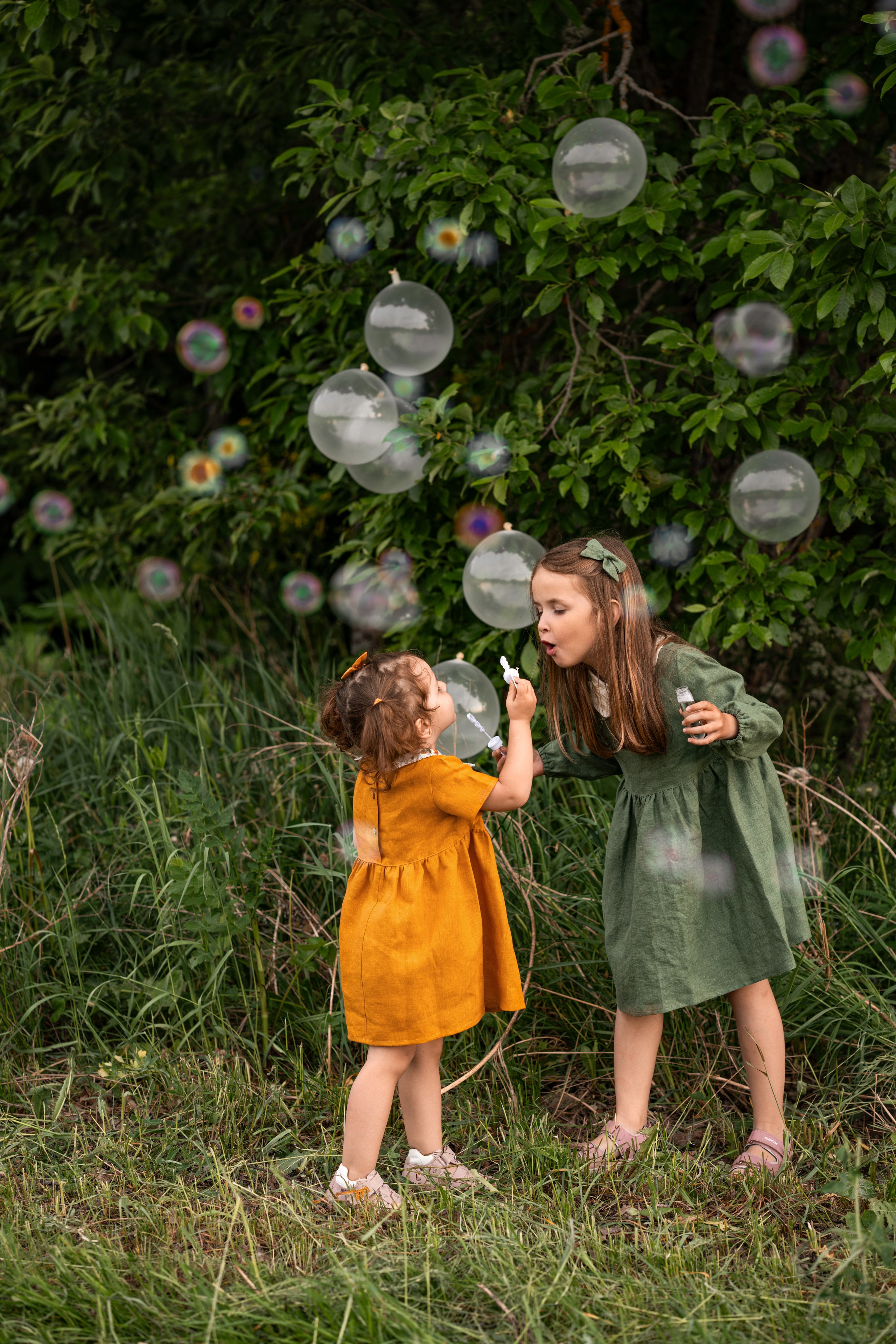 Ксюшенька, Кристиночка и Кирюшенька в поле. Семейный и портретный фотограф в Санкт-Петербурге Татьяна Гримоть