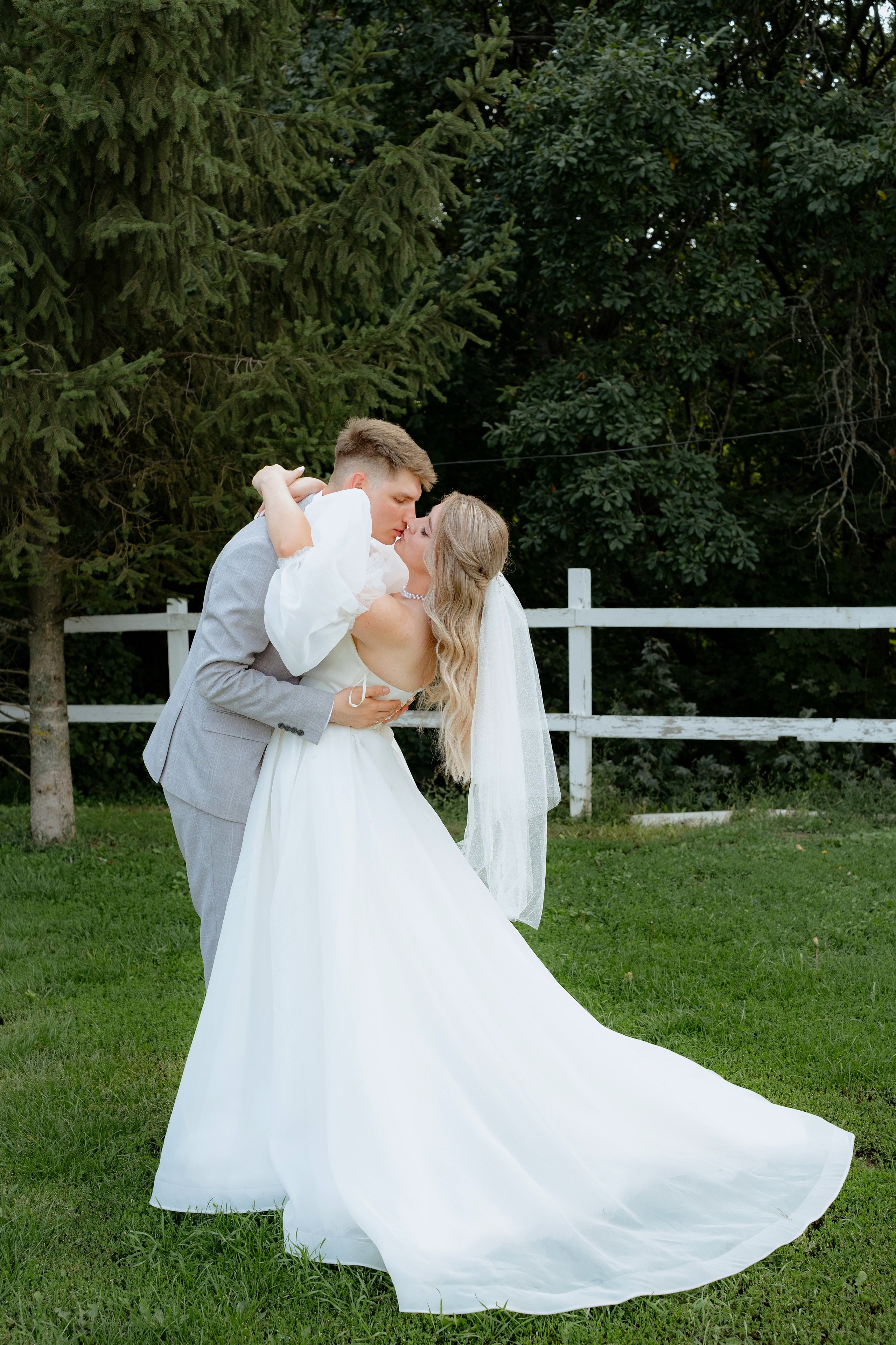 Свадебный фотограф в Балаково — Андрей Яхнин: стильные и эмоциональные фотосессии