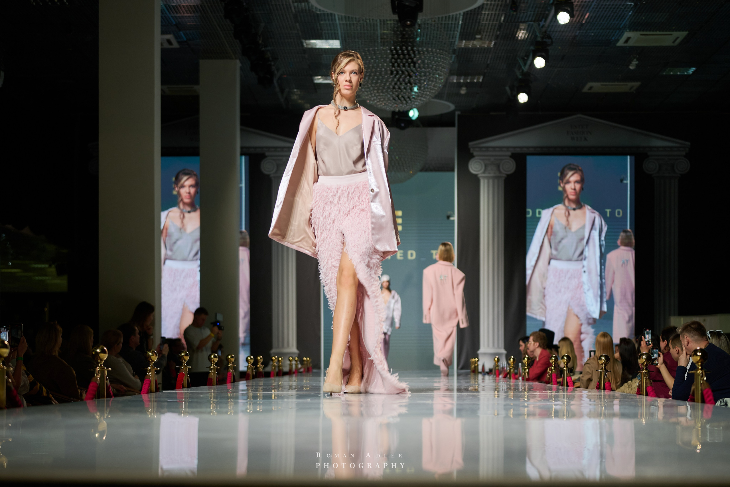 ESTET FASHION WEEK ВЕСНА — 2025. Фотограф Роман Адлер