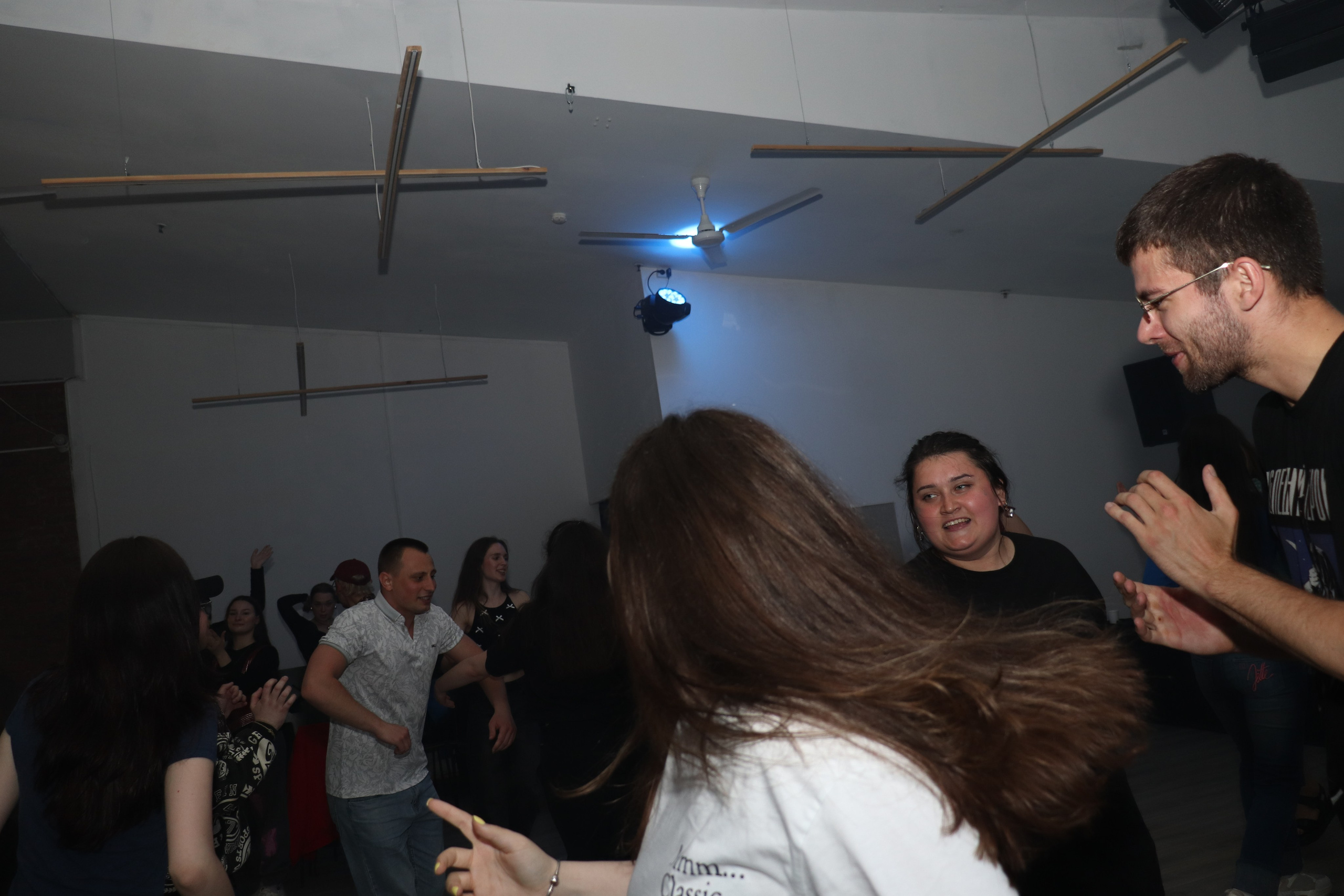 Дискотека 90х молодёжного «клуба 52». Ивентный фотограф в Санкт-Петербурге Олег Комков