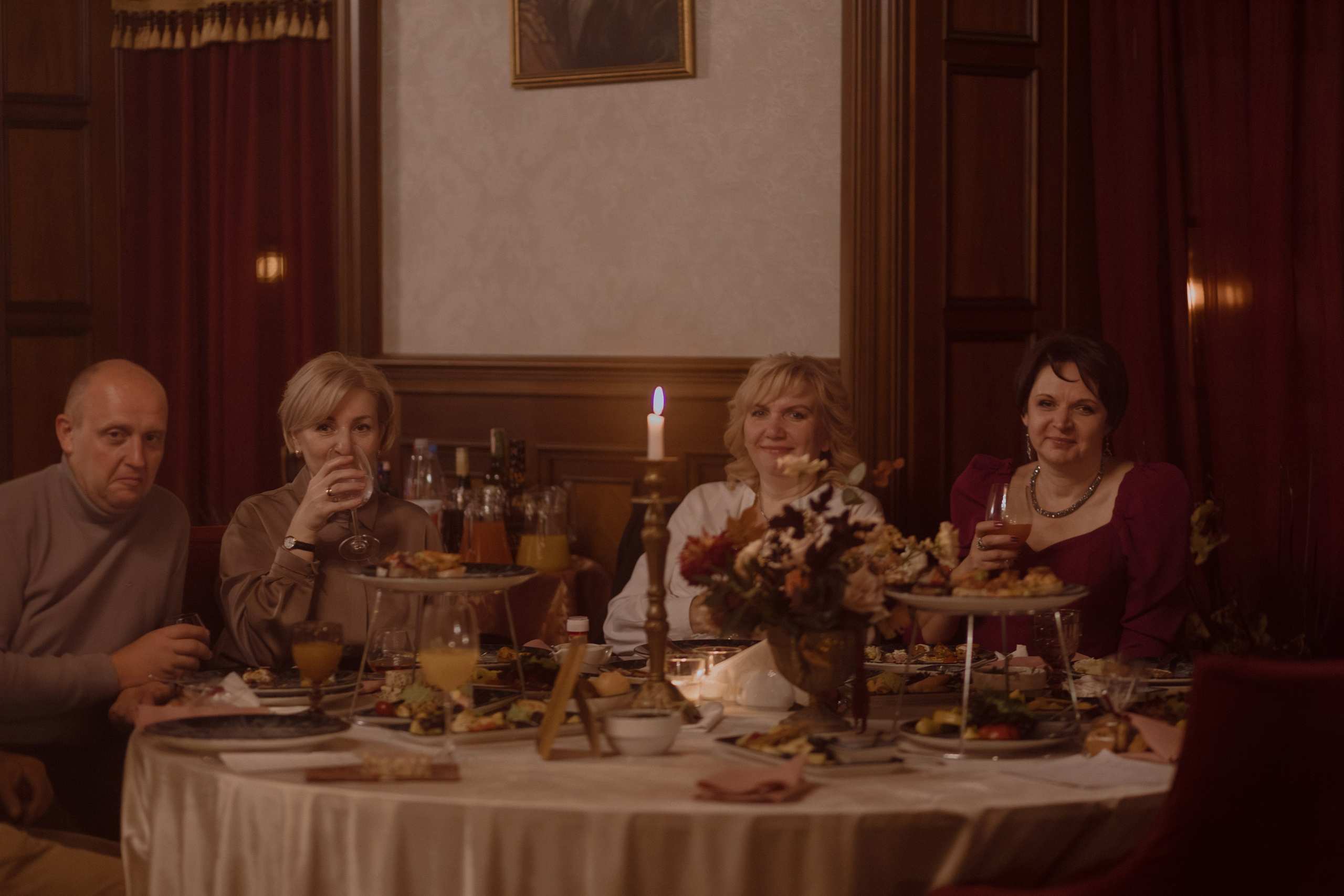 Welcome back to your own dinner party. Фотограф Лия Козловская Минск