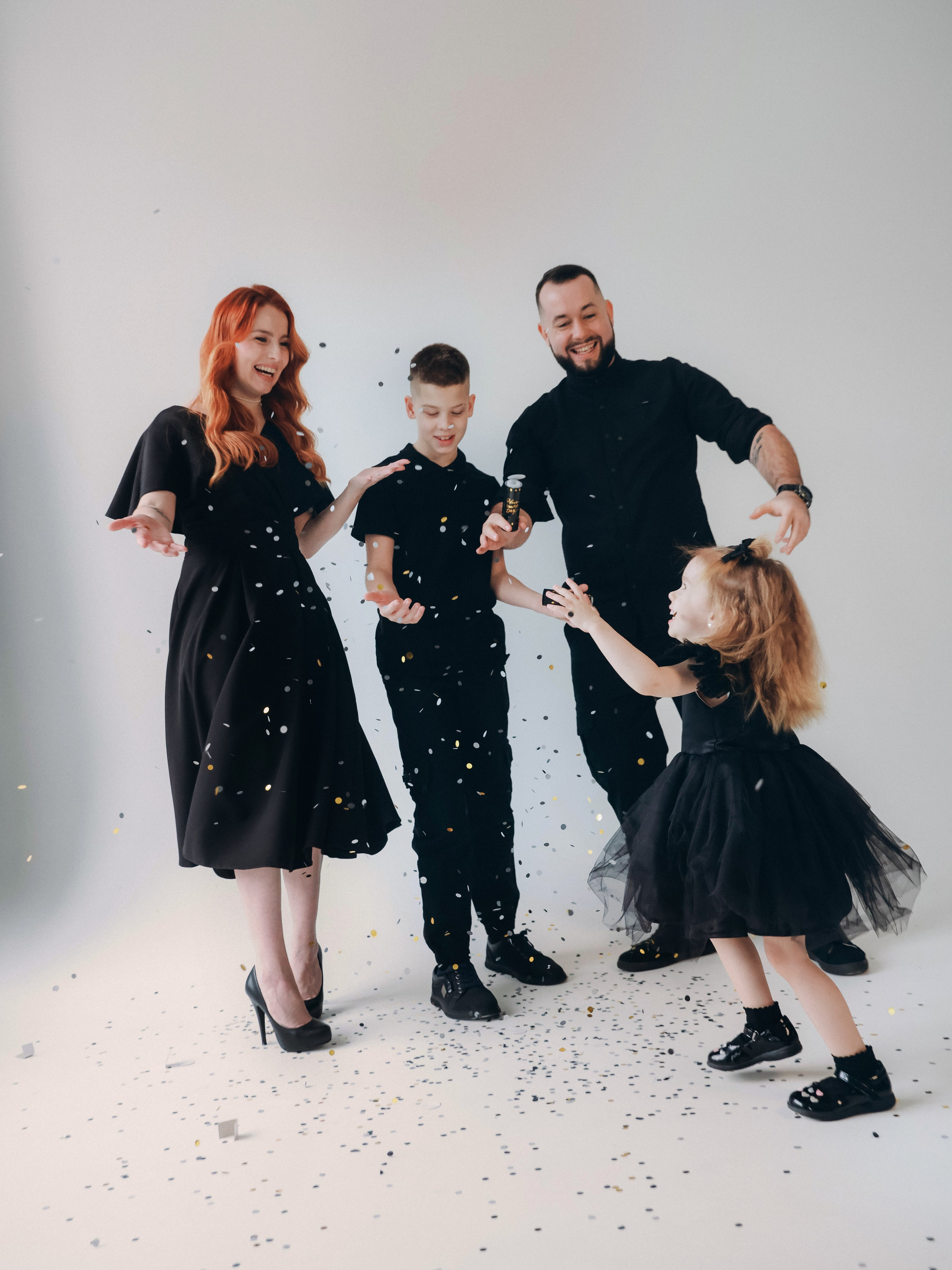 Семейная фотосессия in Black. Мультифотограф Динара Ахмедзянова