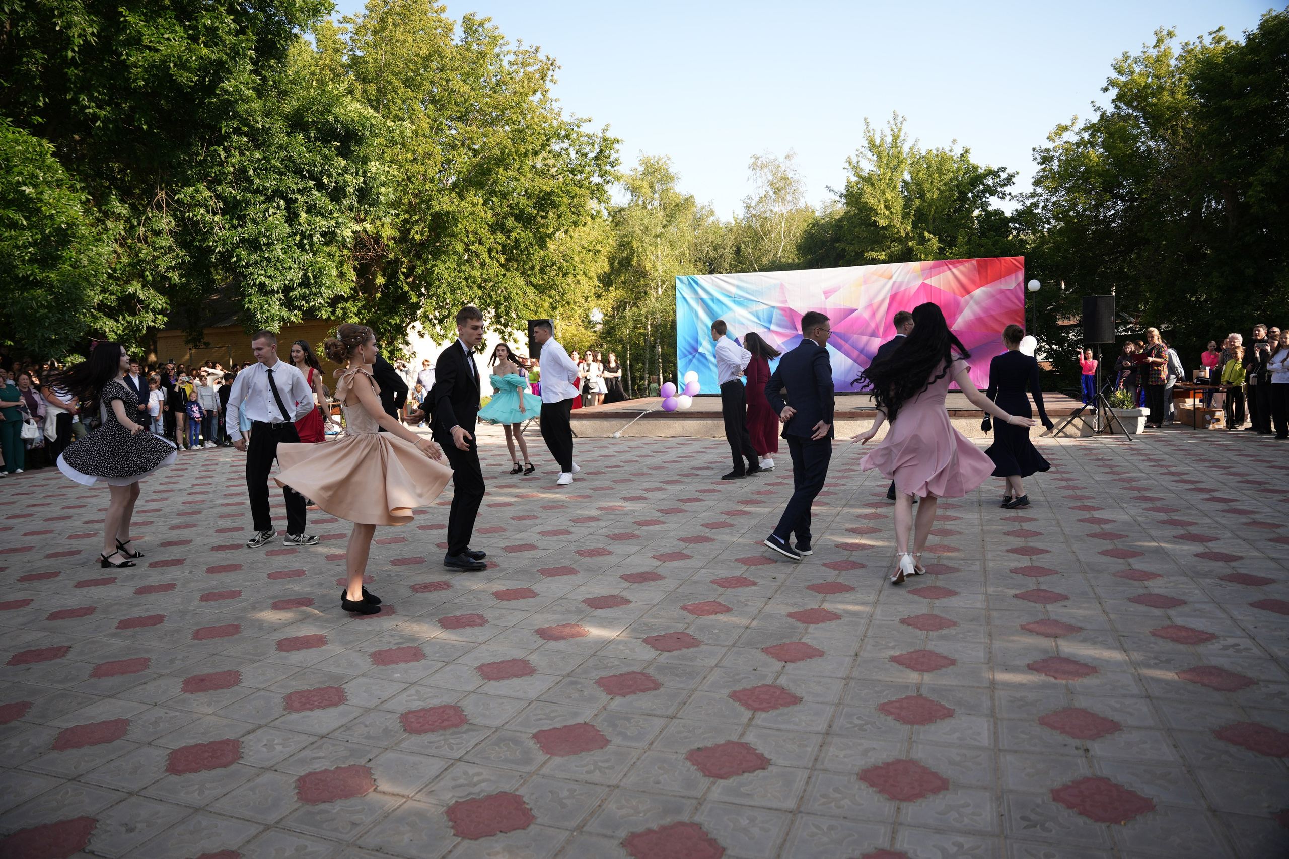 Выпускной в парке. Ольга Плаксина фотограф в Саратове