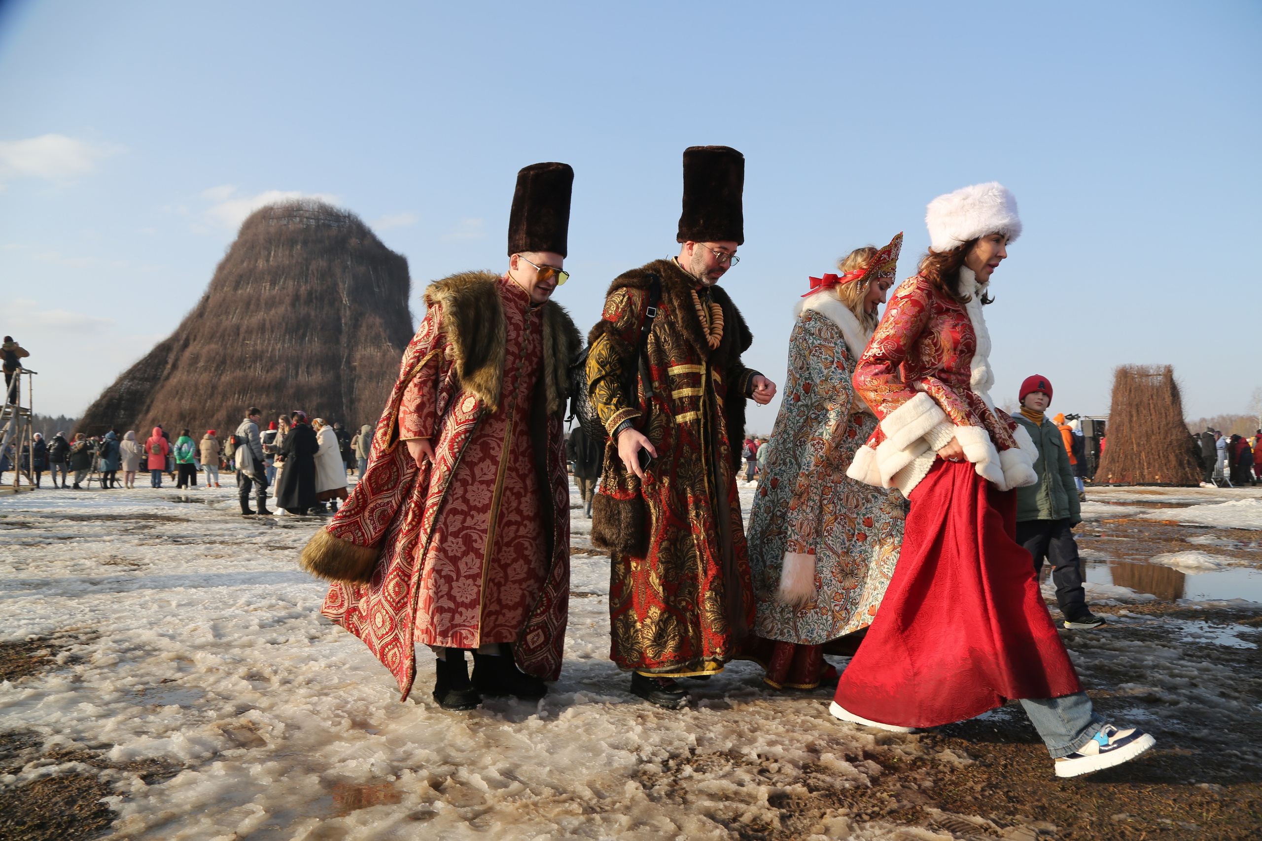 Масленица в Никола-Ленивце. Репортажный фотограф в Москве Зуйко Оксана