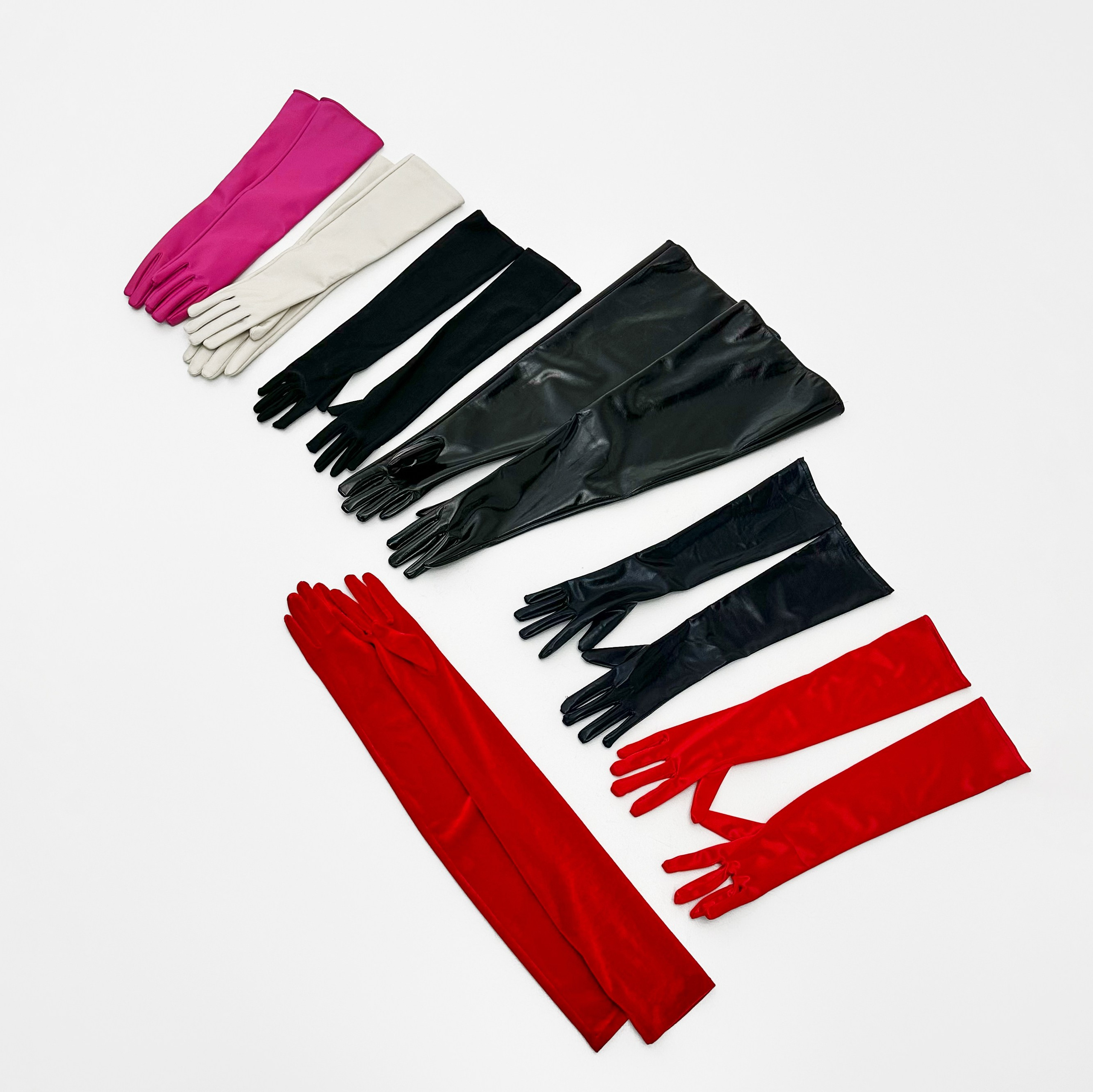 Перчатки из плотных материалов 200 руб/час | Залоговая стоимость - 500 - 2000 руб 