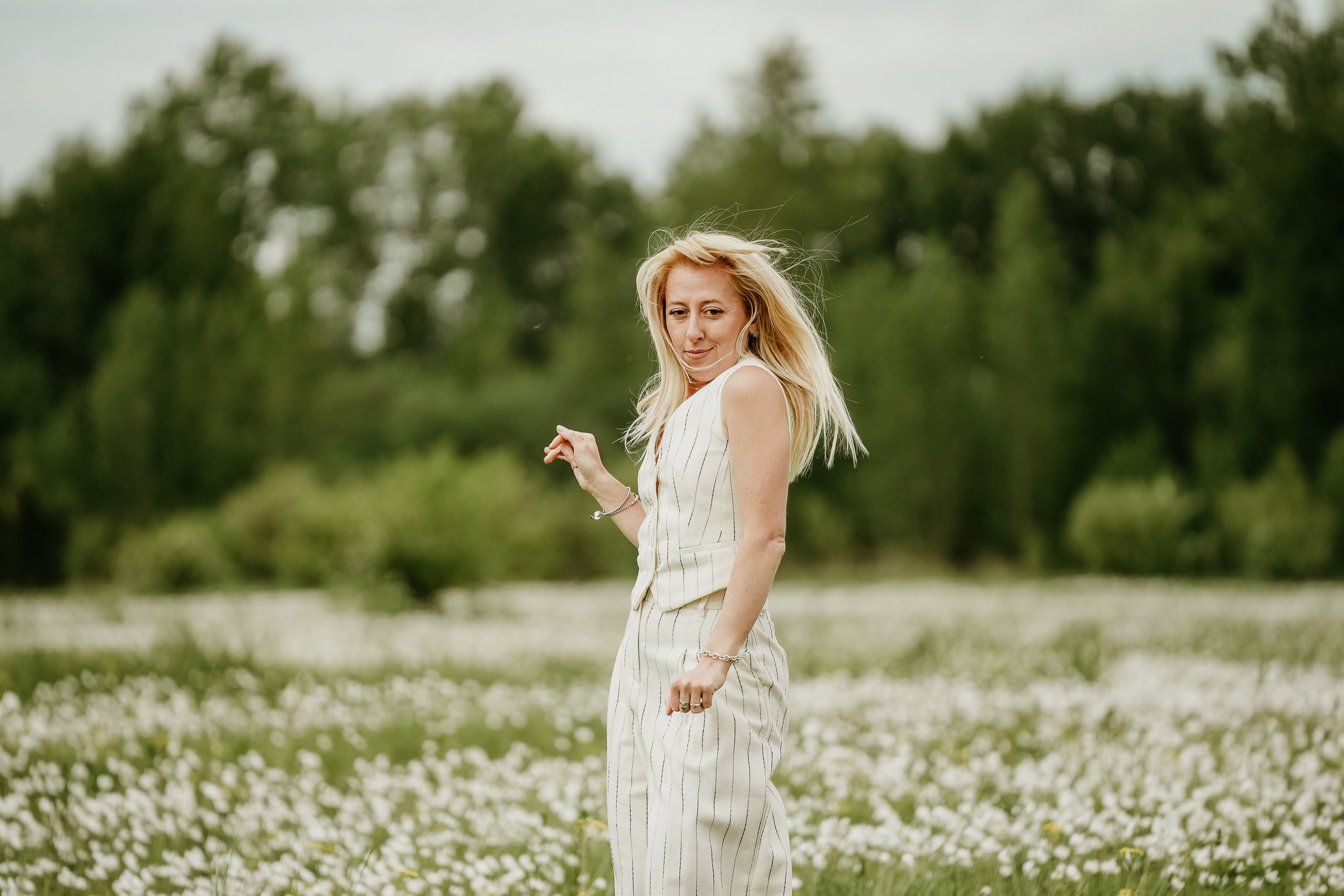 Фотосессия в цветущих яблонях. Фотограф Анна Герман. Красноярск