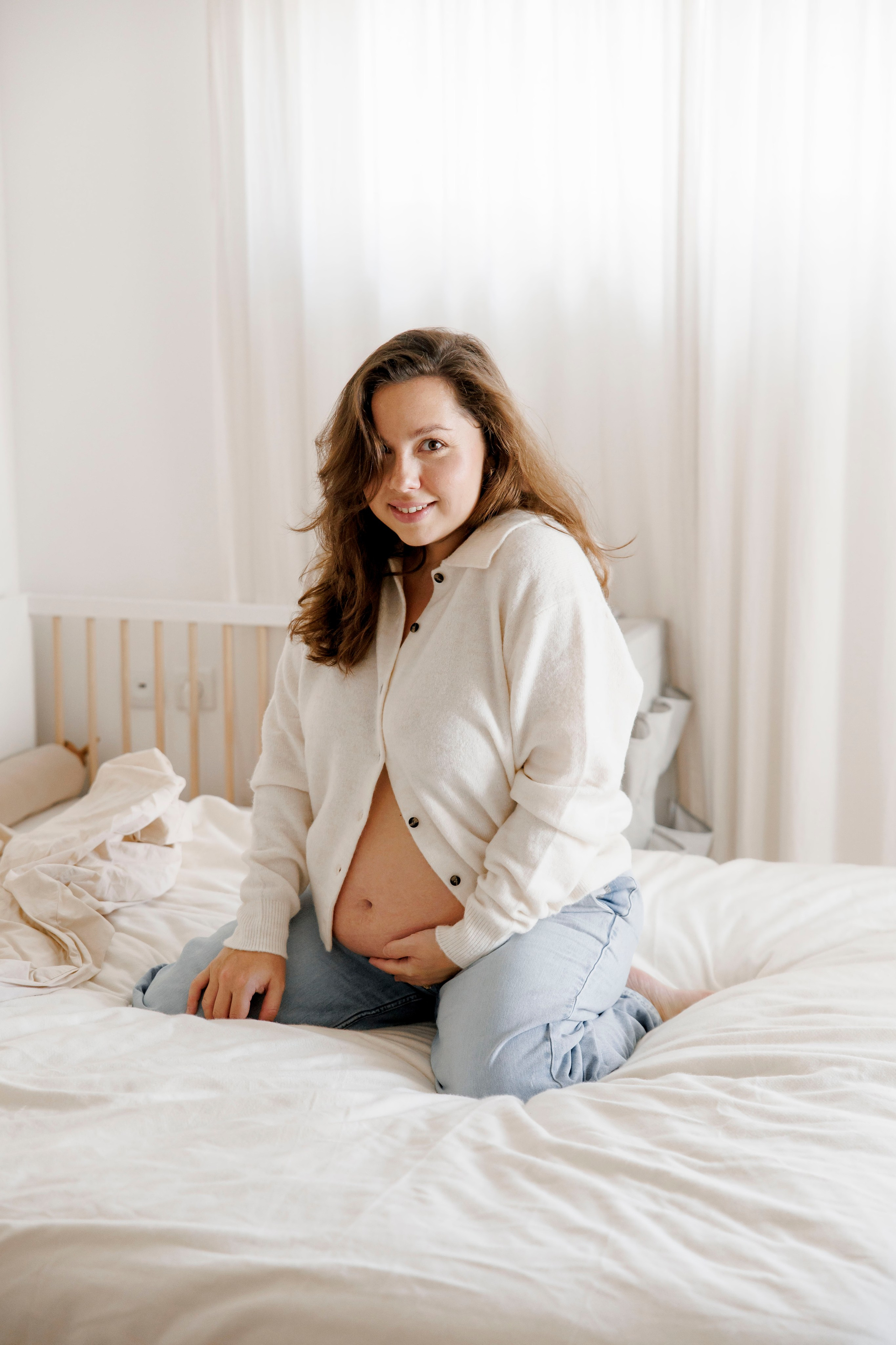 Pregnancy & Family photoshoot at home. Wedding and family photographer