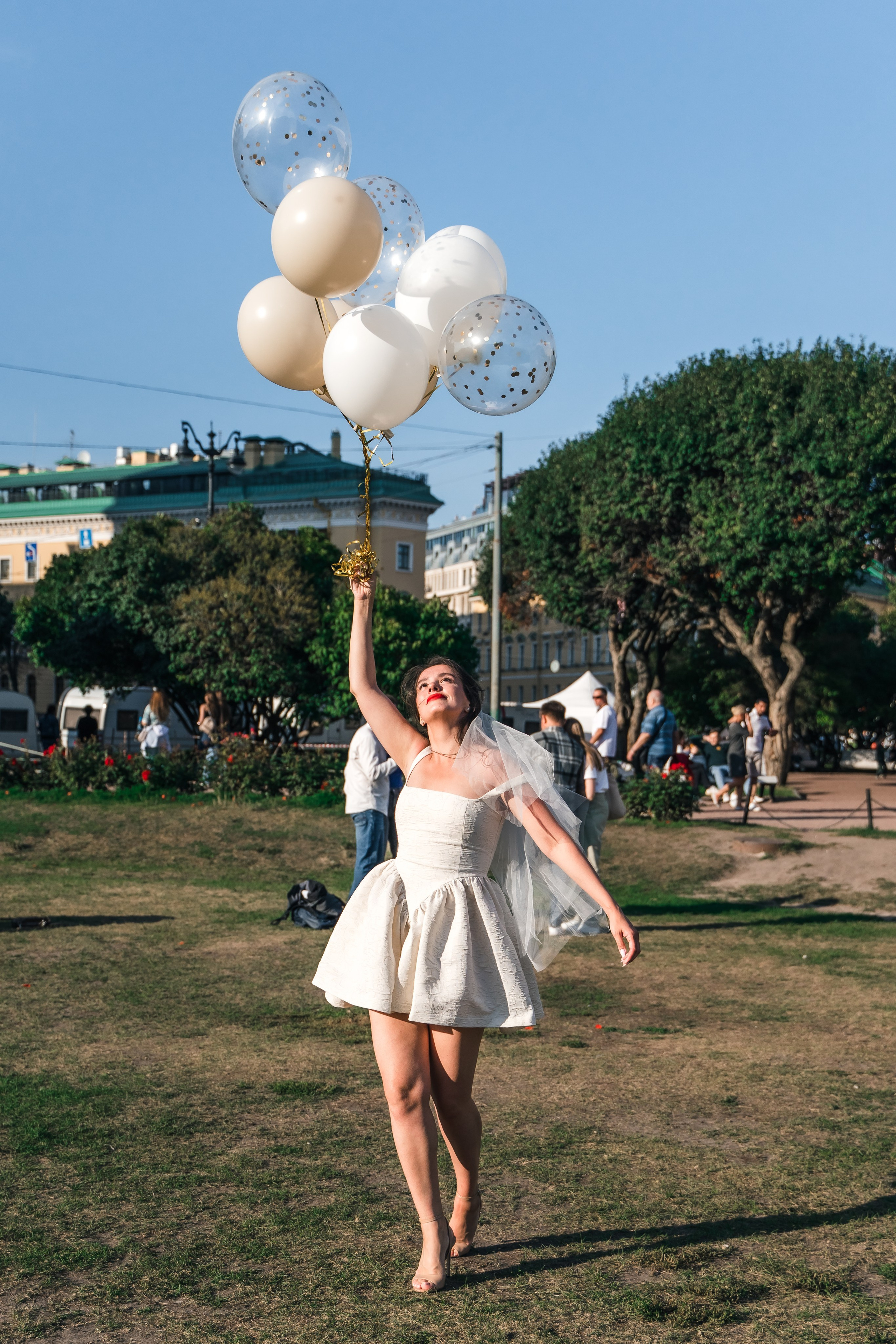 Фотосъемка девичника, встреча девушек, веселые женские портреты