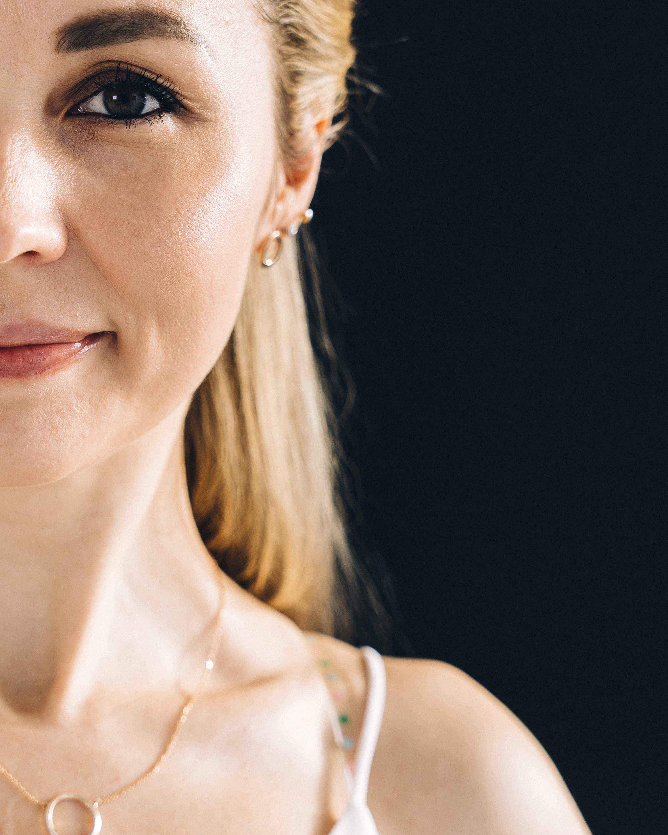 индивидуальная фотосессия девушки в стиле минимализм