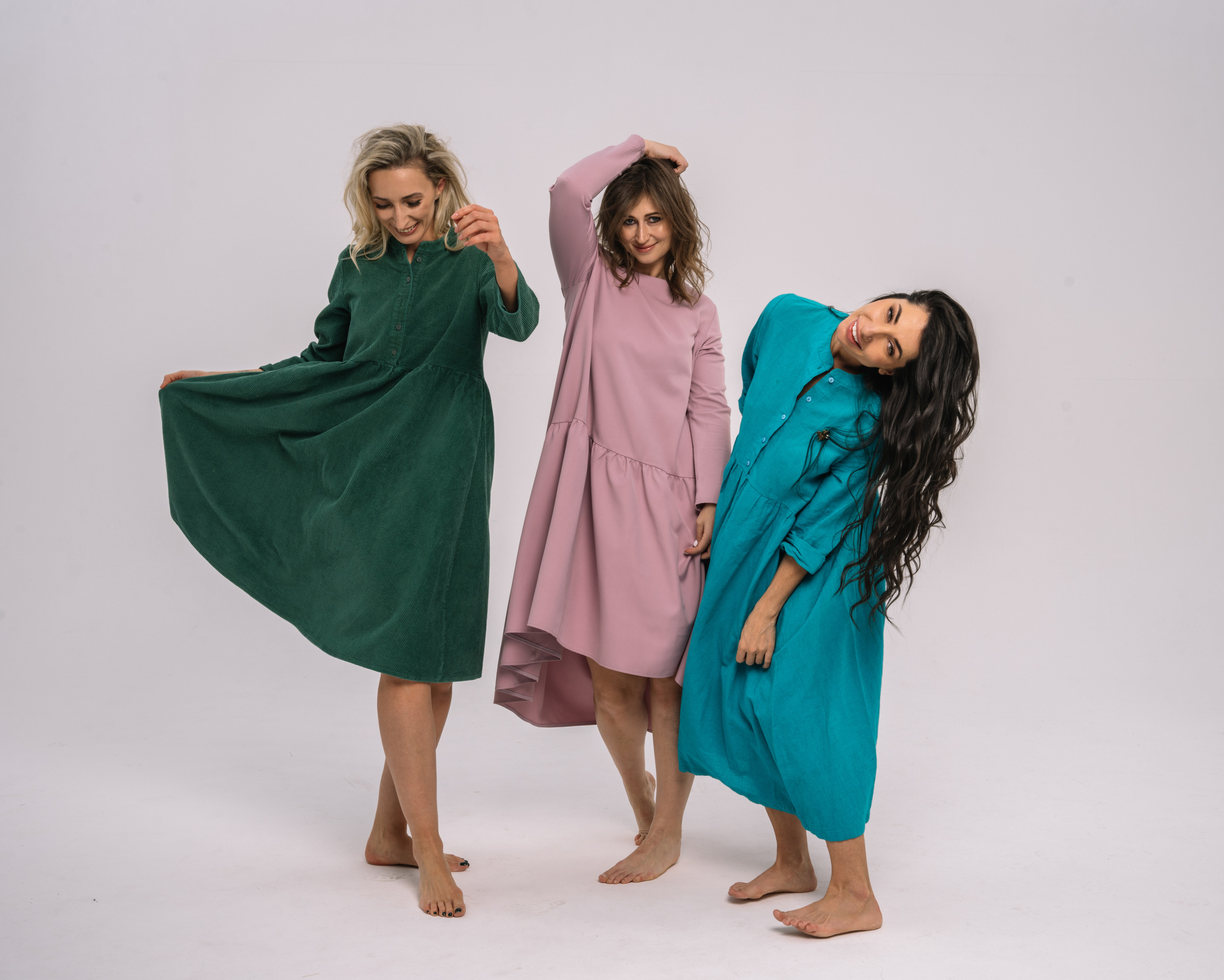 фотосессия подружек на циклораме