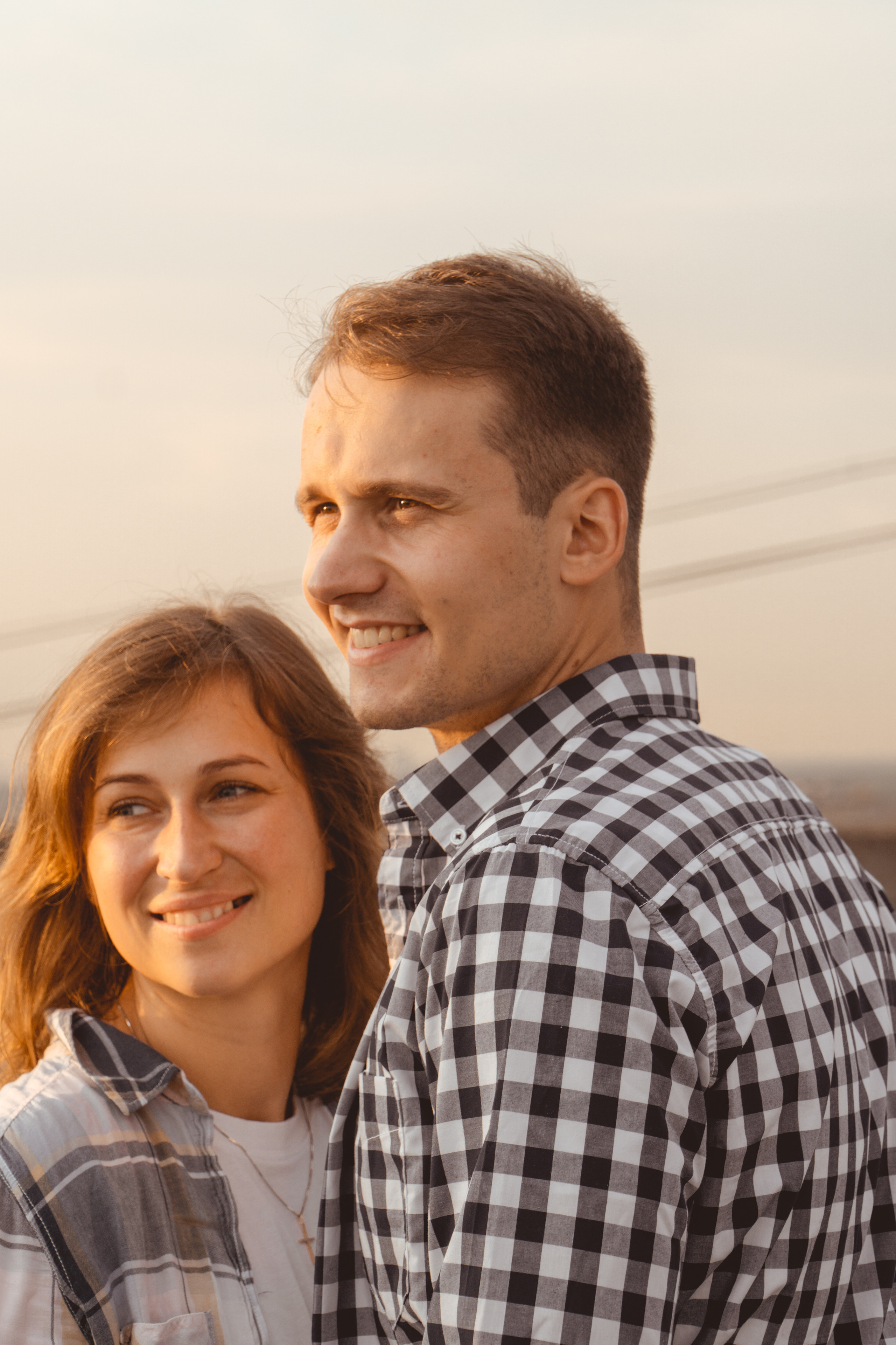 lovestory на закате, крыша дома