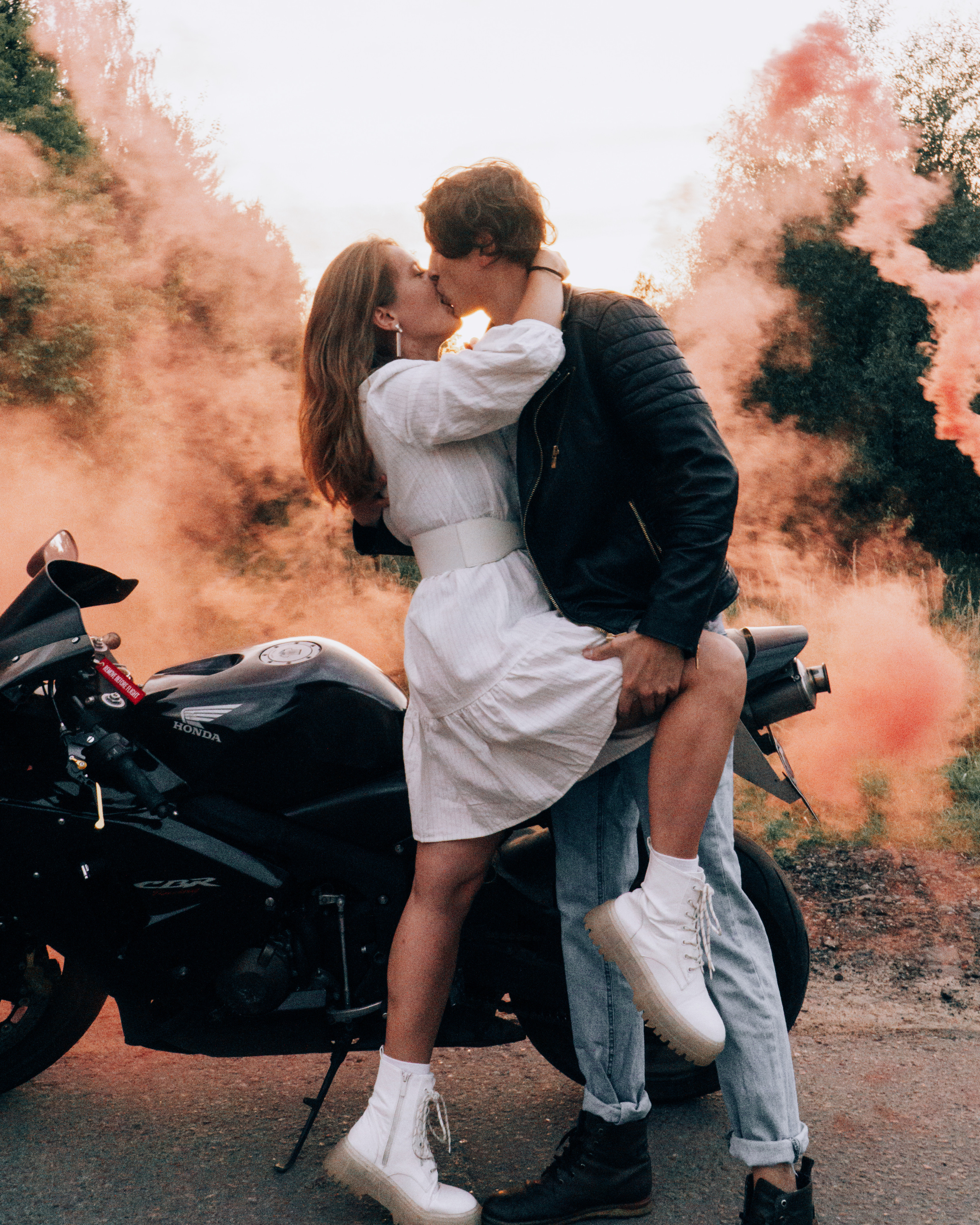 lovestory на мотоцикле