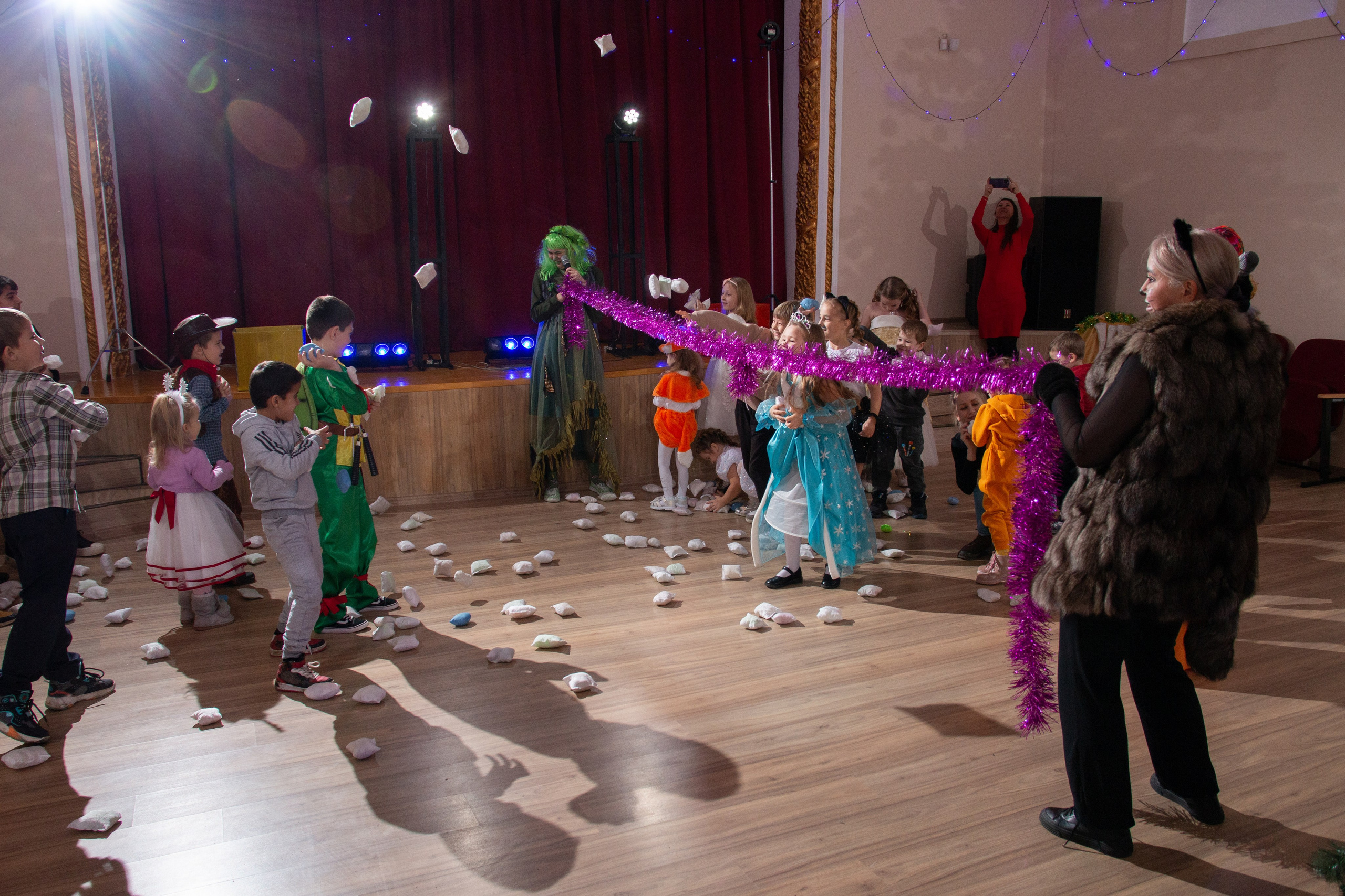 Новогодний утренник ДК Строитель 25.12.2023 г. г. Новоалександровск. Главная