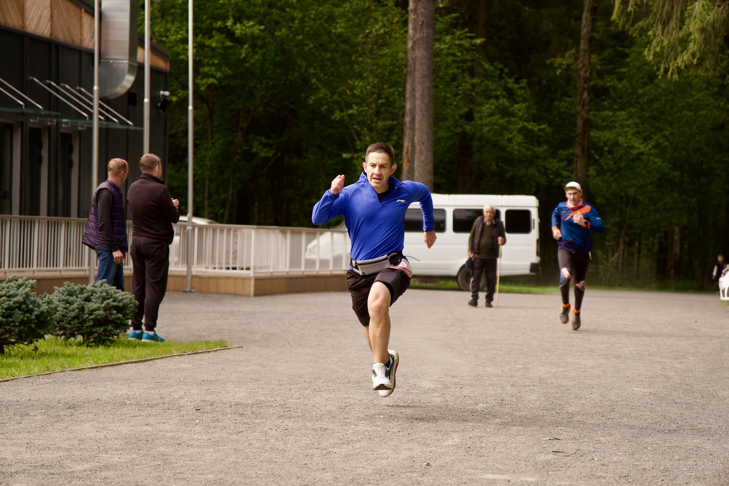 Забег в парке «Дубки». Кафе «БЕЛКА НАШЕПТАЛА». Ну оооочень концептуальное кафе