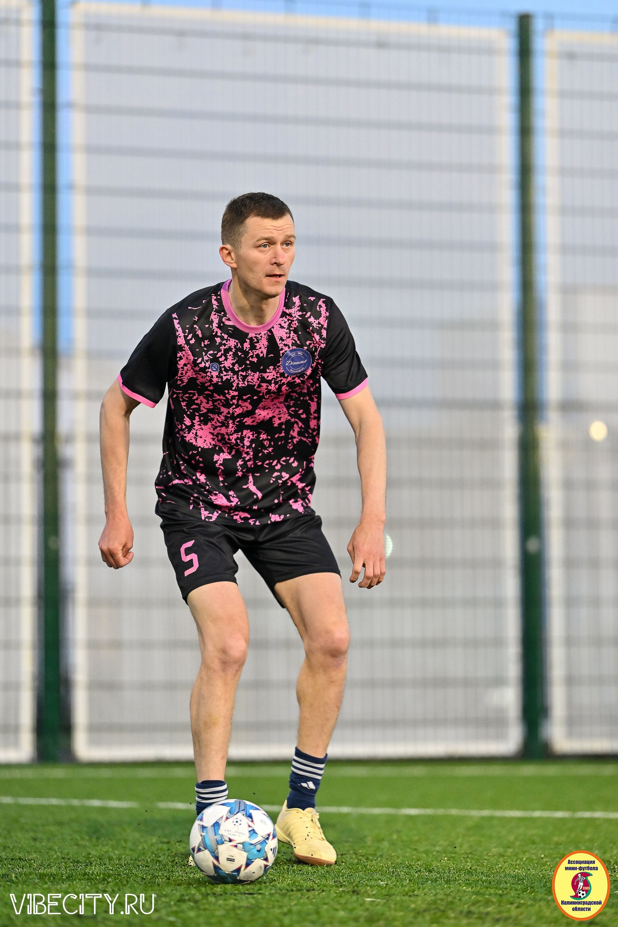 ИГРЫ МИНИ-ФУТБОЛЬНОЙ И КОРПОРАТИВНОЙ ЛИГИ. VIBECITY.RU Вайб Сити Ру Фоторепортажи Фотоотчеты Калининград