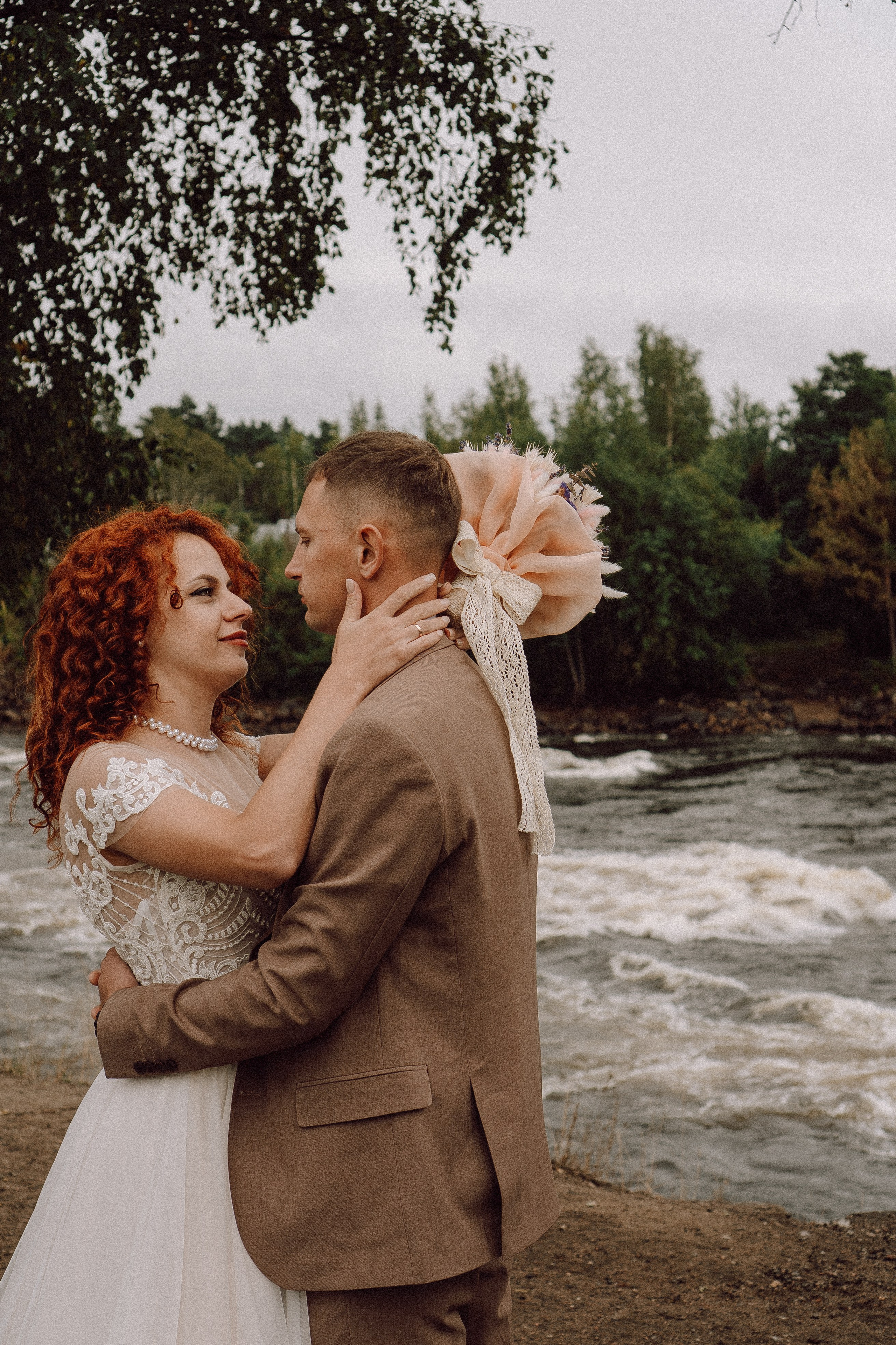 СВАДЕБНАЯ ФОТОСЕССИИЯ ПАРЫ В ГОРОДЕ ПРИОЗЕРСК В СОСНОВОМ ЛЕСУ И С ПИКАПОМ. Профессиональный фотограф, Санкт-Петербург — Виктория Богомолова
