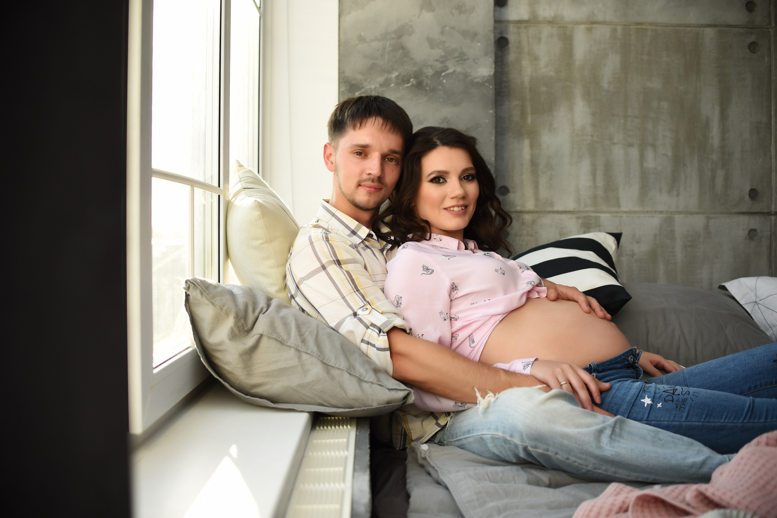 Фотосессия беременности студийная съемка. Свадебный, семейный, детский, контент фотограф в Омске Максим Ильин