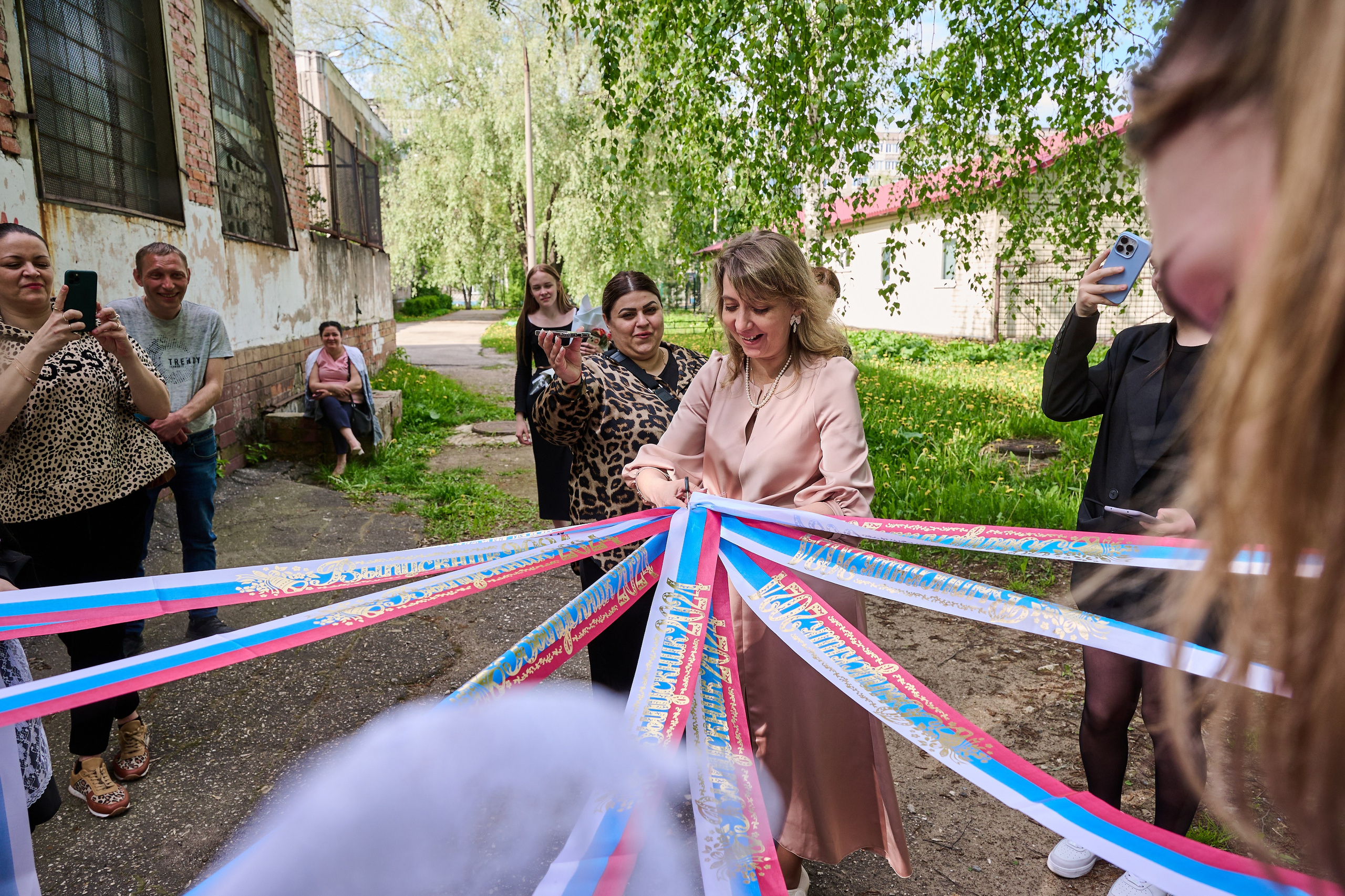 Выпускные и праздники. Выпускные альбомы. Предметная и контент съёмка. Фотостудия Klass
