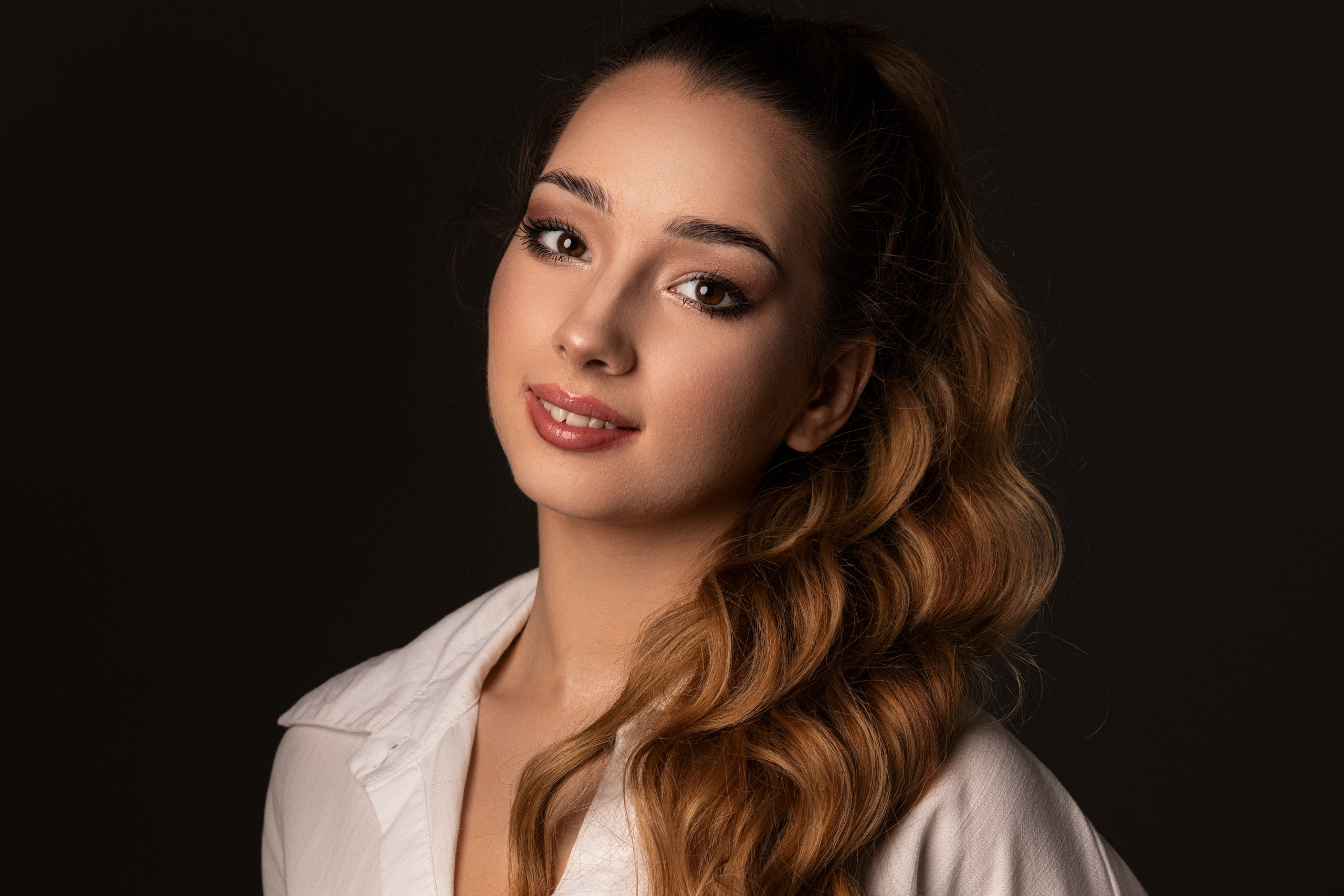 Студийная съемка с Полиной на циклораме в формате для «себя». Дмитрий Шульгин, портретный фотограф в Воронеже