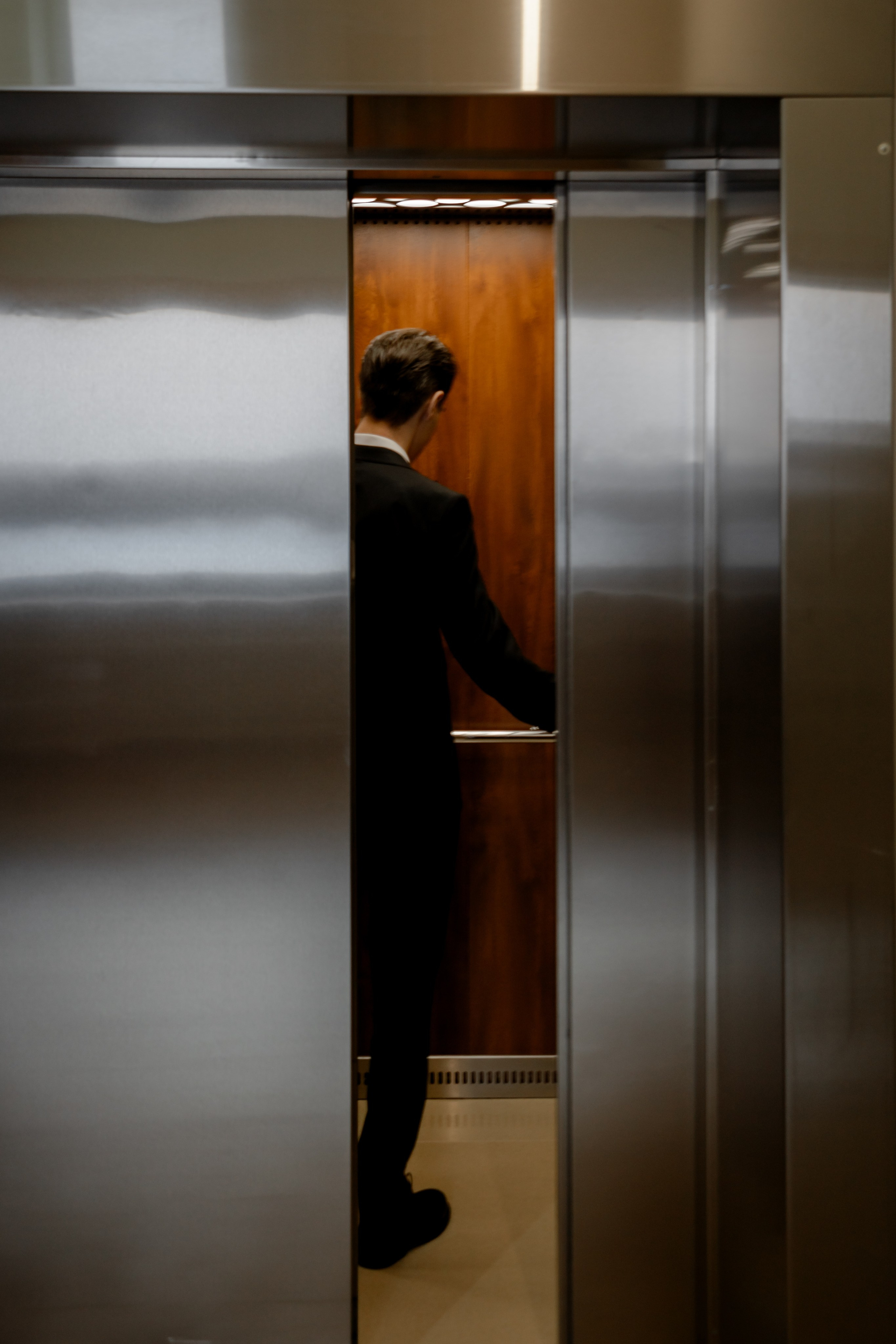 СВАДЕБНАЯ СЬЕМКА СБОРОВ В ОТЕЛЕ И ВЫЕЗД НА ЦЕРЕМОНИЮ (СНЯТО В СИБИРЕ В НИЖНЕВАРТОВСКЕ)М. Профессиональный фотограф, Санкт-Петербург — Виктория Богомолова