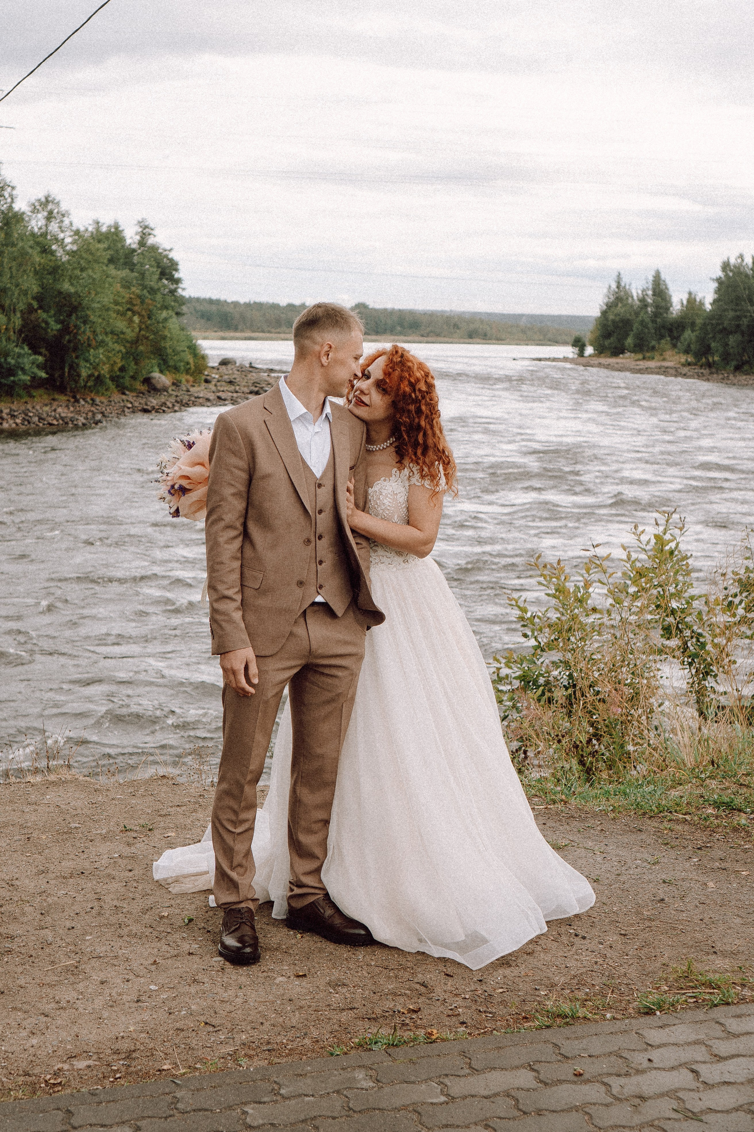 СВАДЕБНАЯ ФОТОСЕССИИЯ ПАРЫ В ГОРОДЕ ПРИОЗЕРСК В СОСНОВОМ ЛЕСУ И С ПИКАПОМ. Профессиональный фотограф, Санкт-Петербург — Виктория Богомолова
