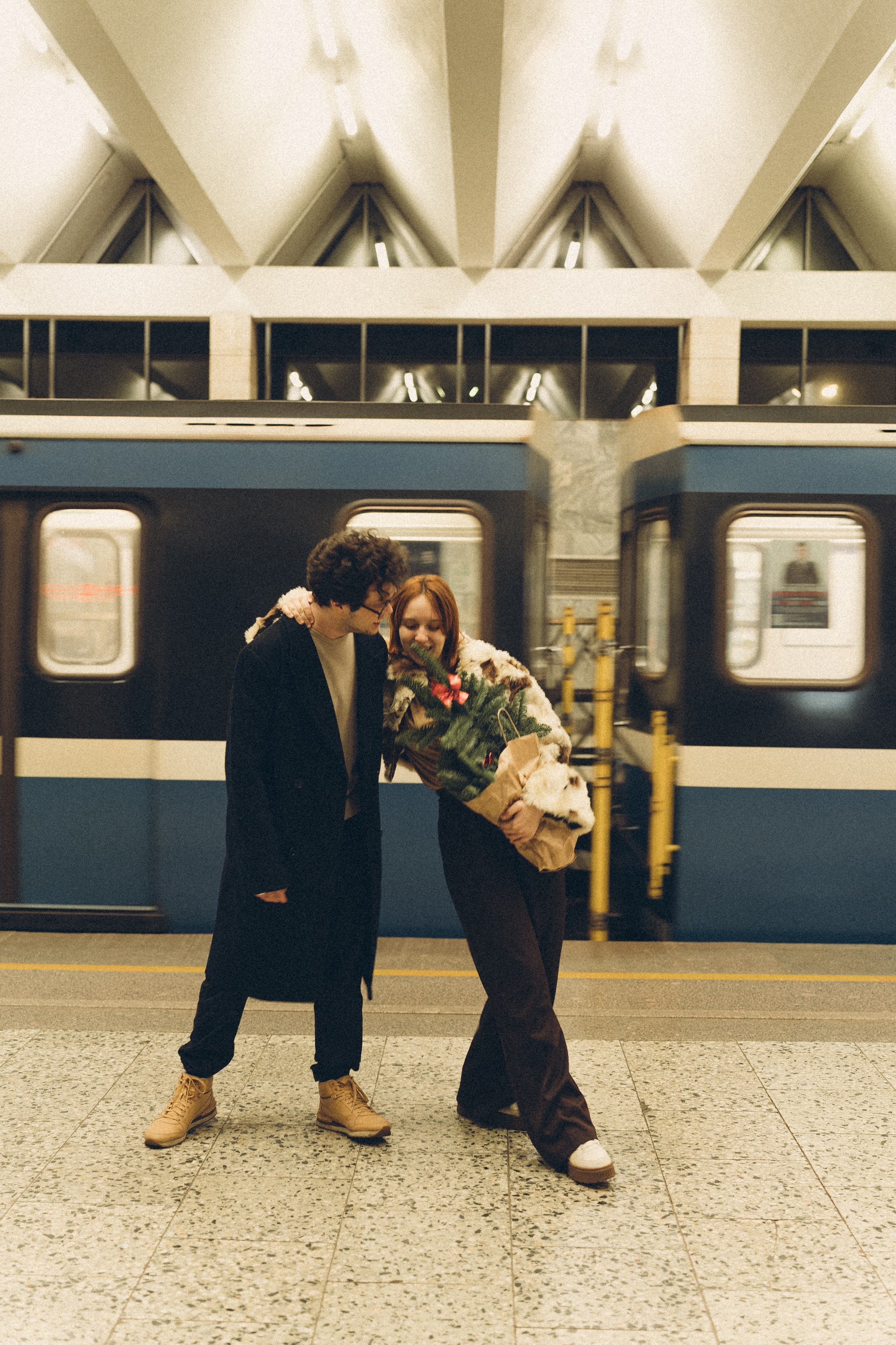 НОВОГОДНЯЯ ФОТОСЕСИИЯ ПАРЫ В МЕТРО ЛЮБОВЬ. Профессиональный фотограф, Санкт-Петербург — Виктория Богомолова